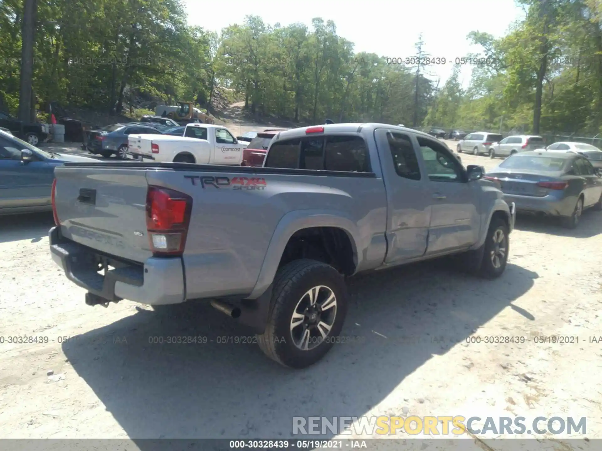 4 Photograph of a damaged car 5TFSZ5AN2KX186284 TOYOTA TACOMA 4WD 2019