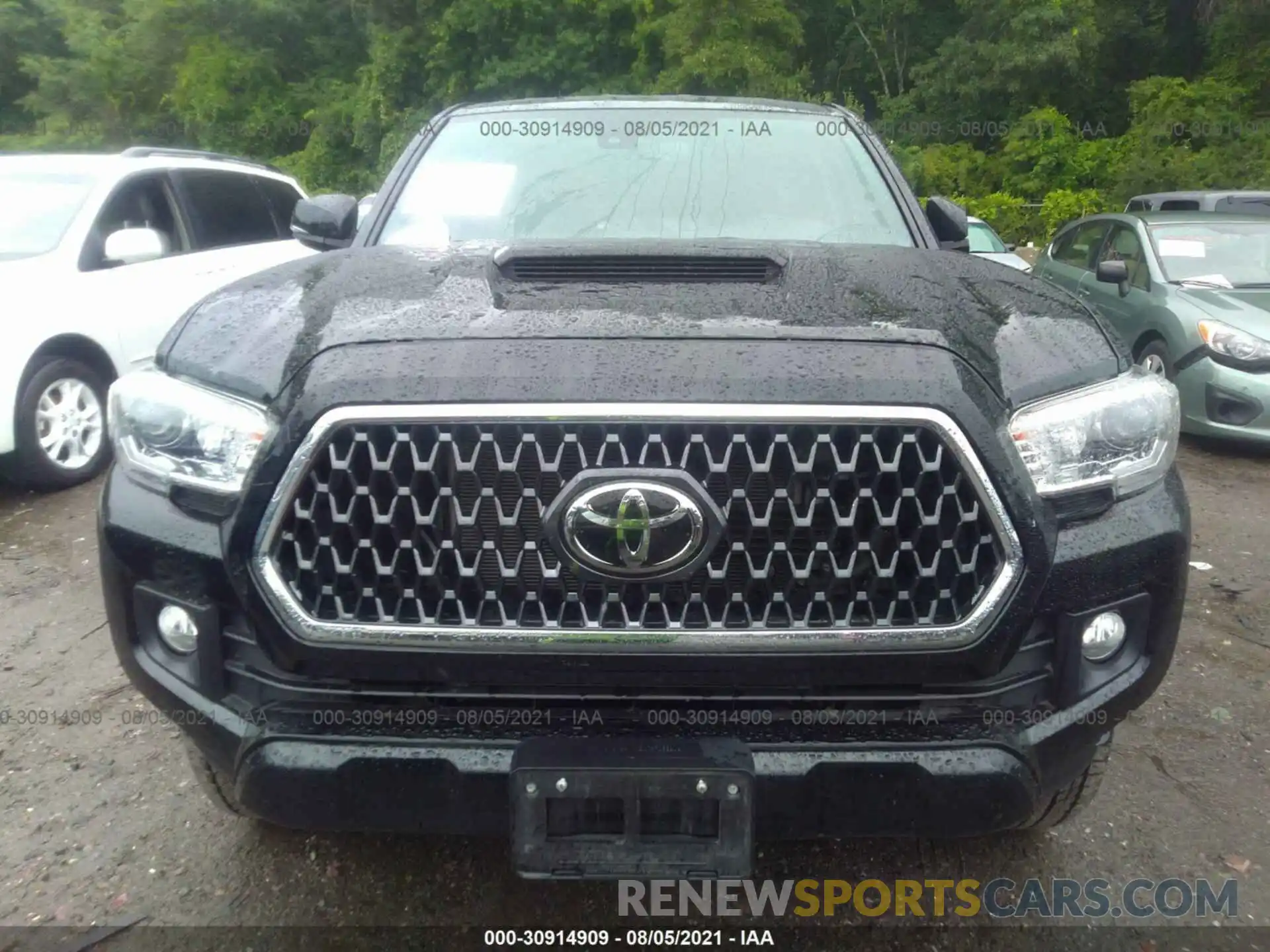 6 Photograph of a damaged car 5TFSZ5AN4KX172113 TOYOTA TACOMA 4WD 2019