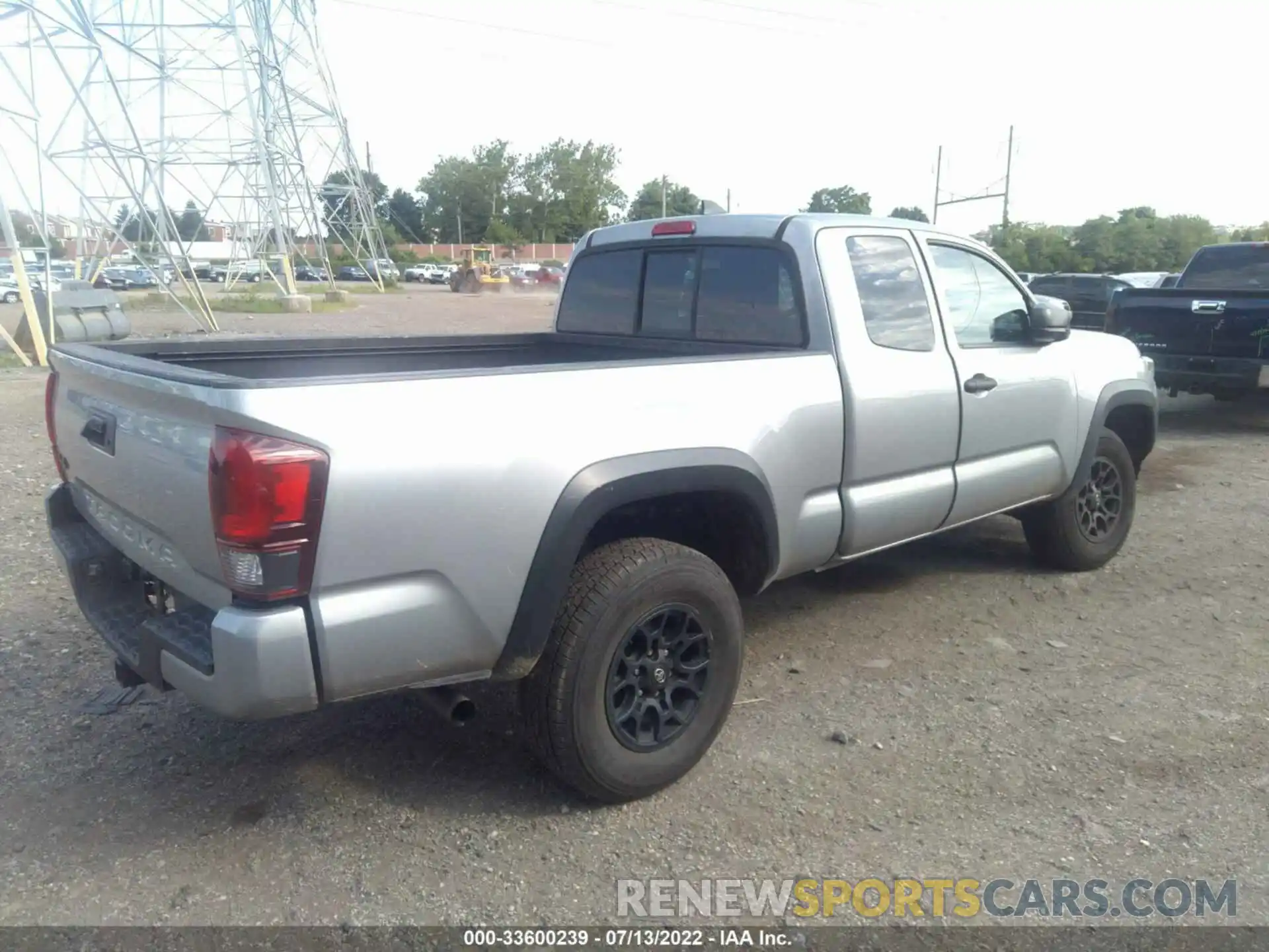 4 Photograph of a damaged car 5TFSZ5AN6KX189611 TOYOTA TACOMA 4WD 2019