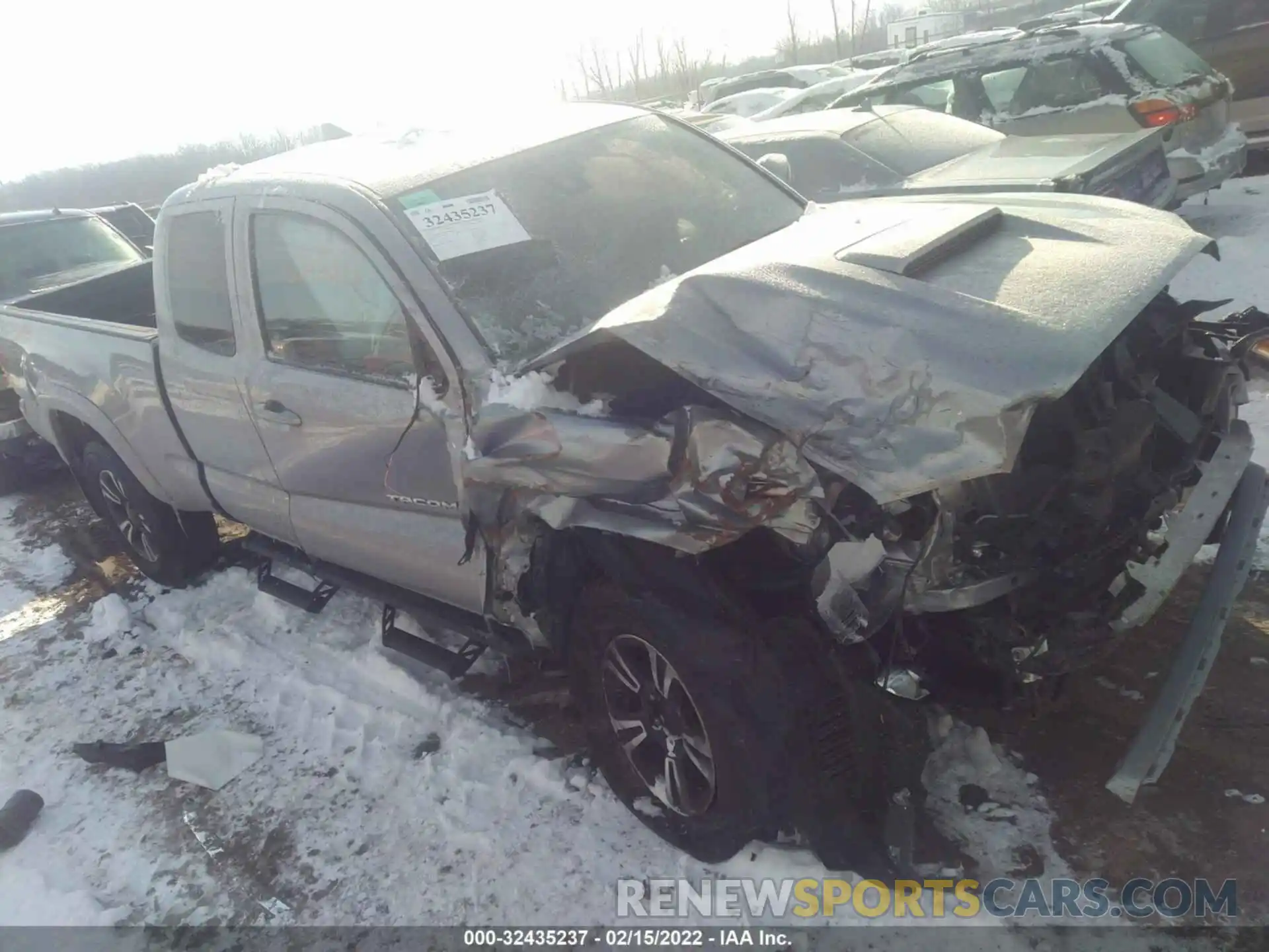 1 Photograph of a damaged car 5TFSZ5AN6KX200624 TOYOTA TACOMA 4WD 2019