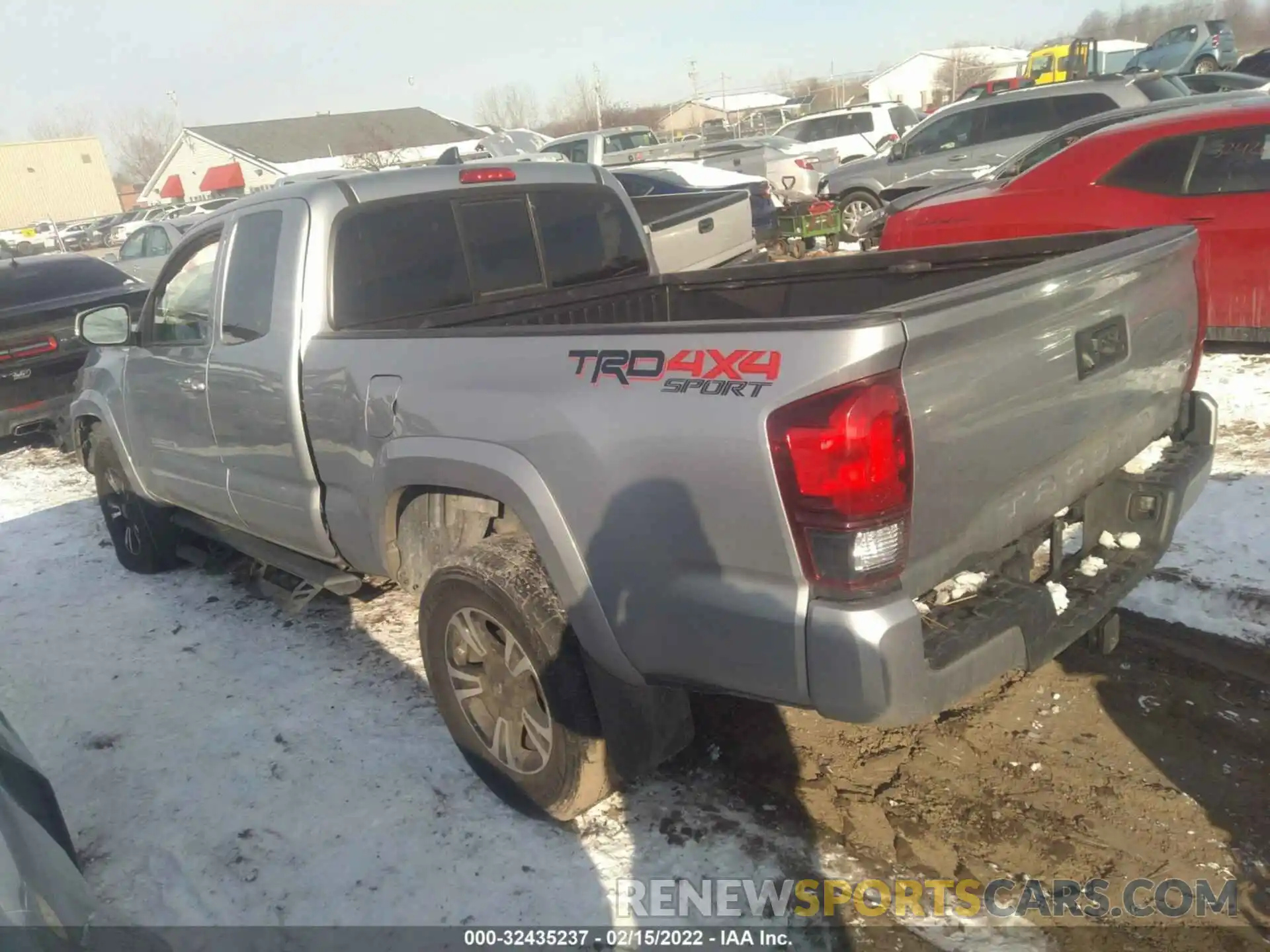 3 Photograph of a damaged car 5TFSZ5AN6KX200624 TOYOTA TACOMA 4WD 2019