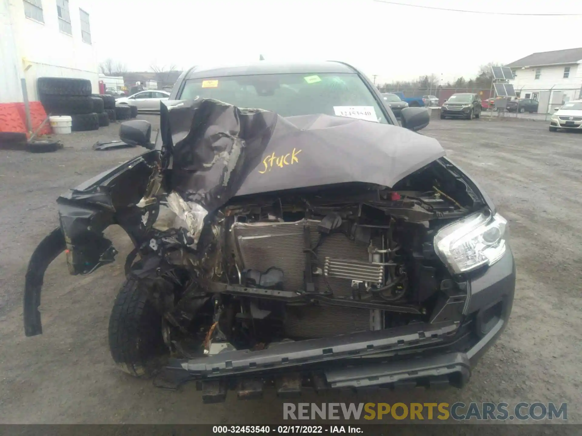 6 Photograph of a damaged car 5TFSZ5AN8KX198648 TOYOTA TACOMA 4WD 2019