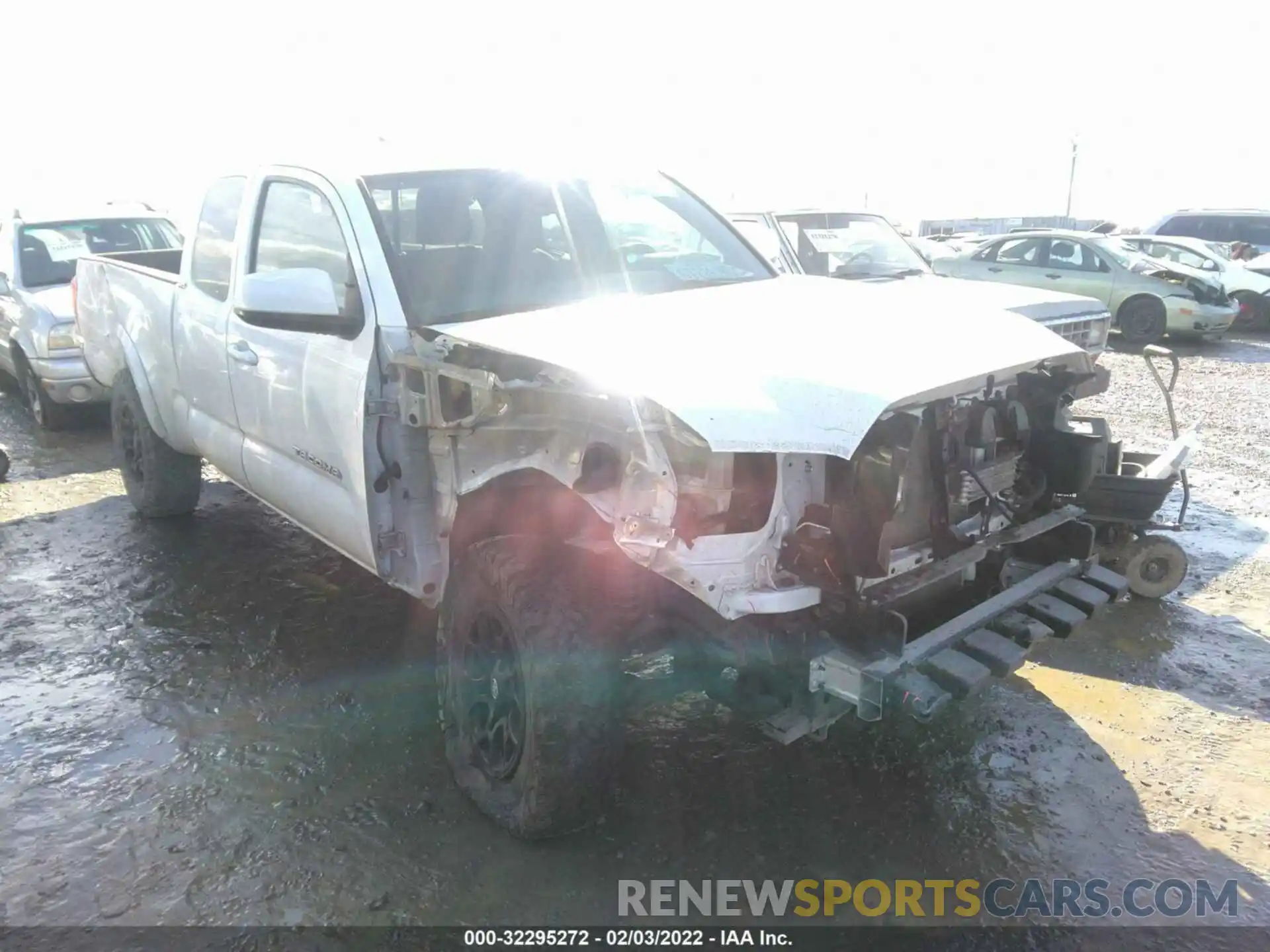 1 Photograph of a damaged car 5TFSZ5AN8KX209504 TOYOTA TACOMA 4WD 2019