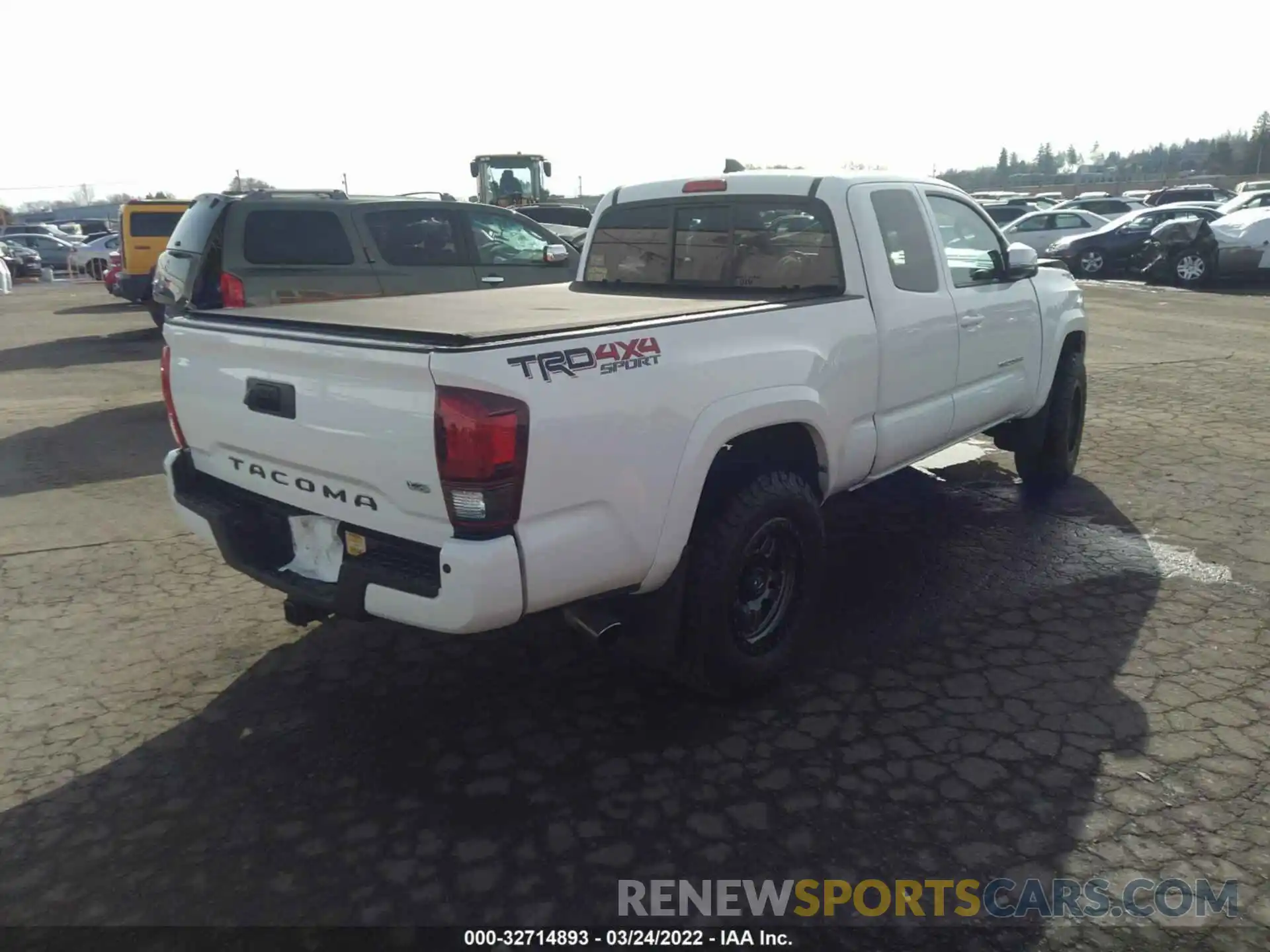 4 Фотография поврежденного автомобиля 5TFSZ5AN9KX201637 TOYOTA TACOMA 4WD 2019