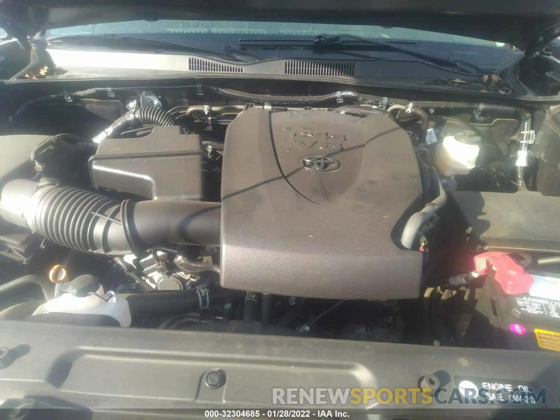 10 Photograph of a damaged car 5TFSZ5ANXKX172021 TOYOTA TACOMA 4WD 2019