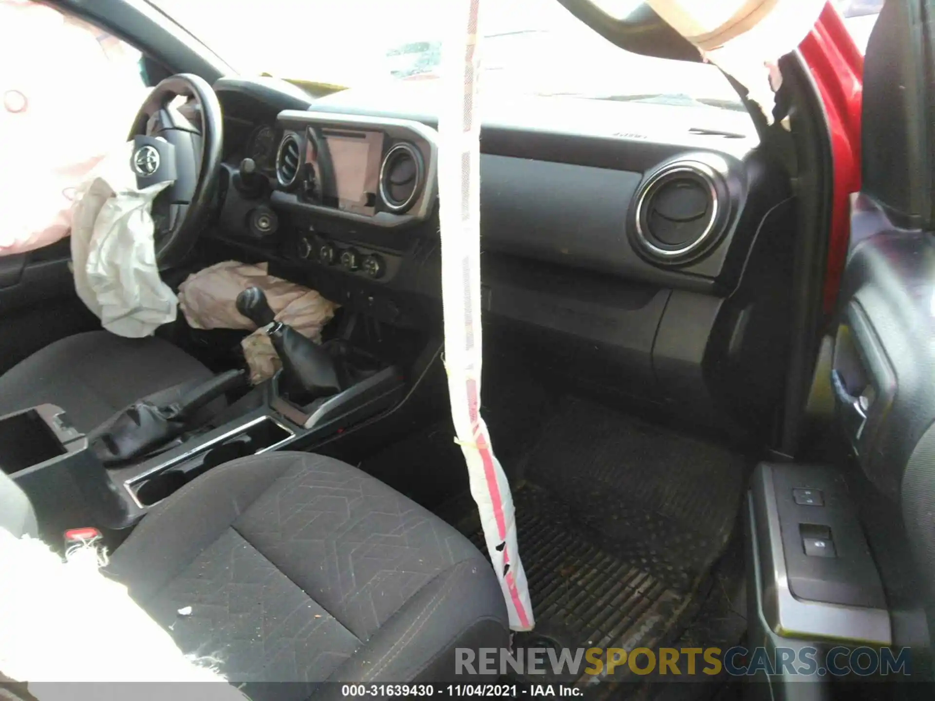 5 Photograph of a damaged car 5TFSZ5ANXKX183231 TOYOTA TACOMA 4WD 2019