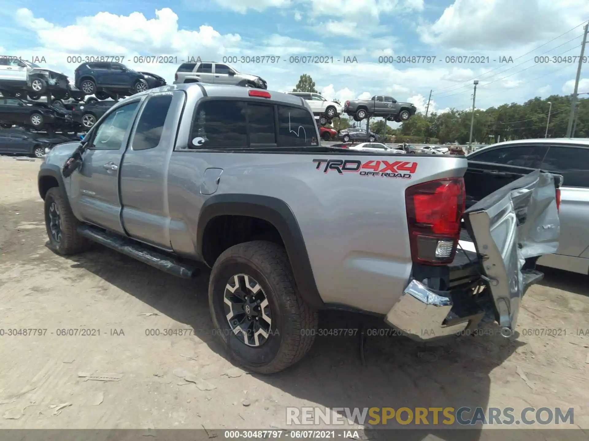 3 Photograph of a damaged car 5TFSZ5ANXKX198487 TOYOTA TACOMA 4WD 2019