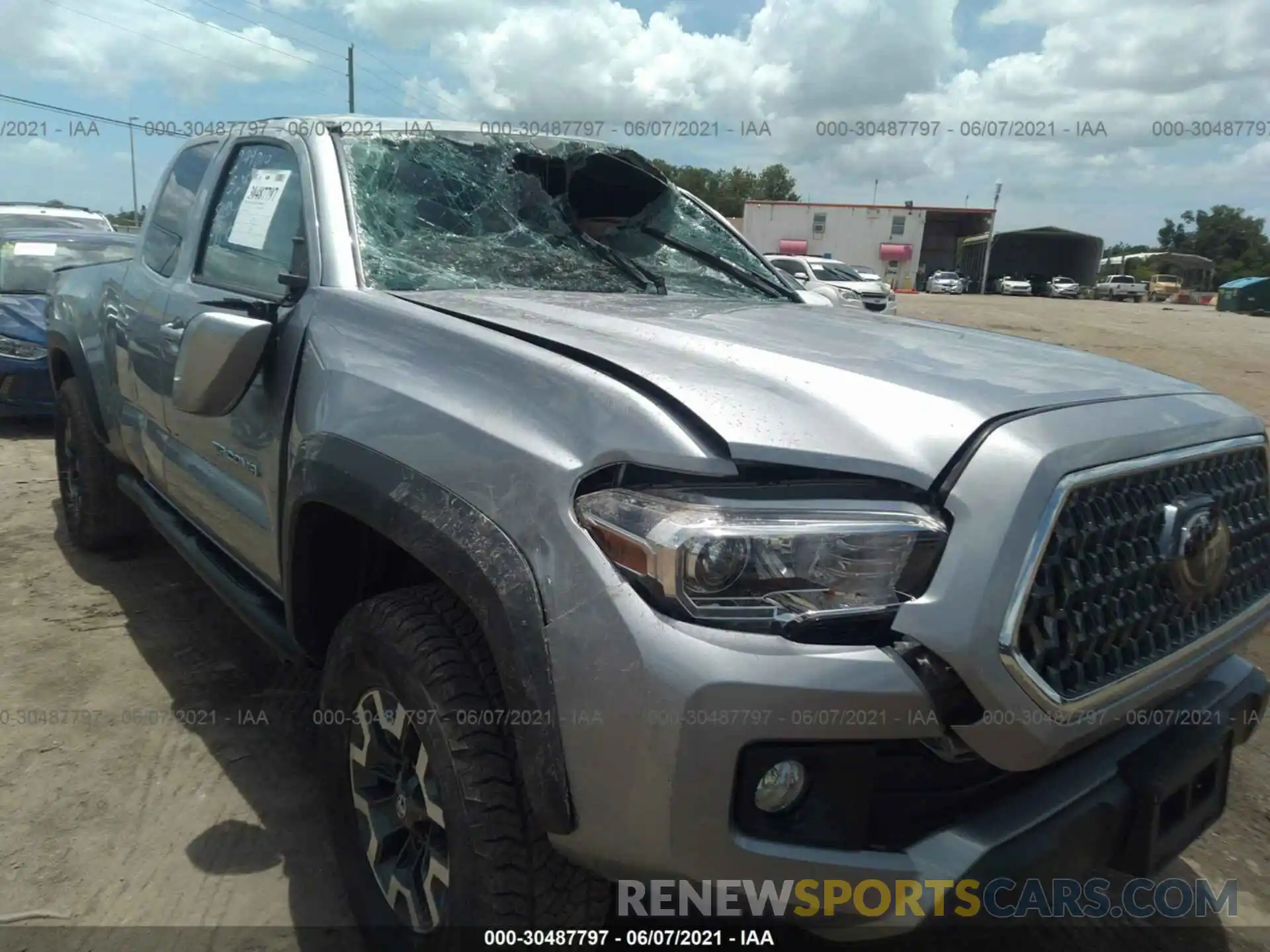 6 Photograph of a damaged car 5TFSZ5ANXKX198487 TOYOTA TACOMA 4WD 2019