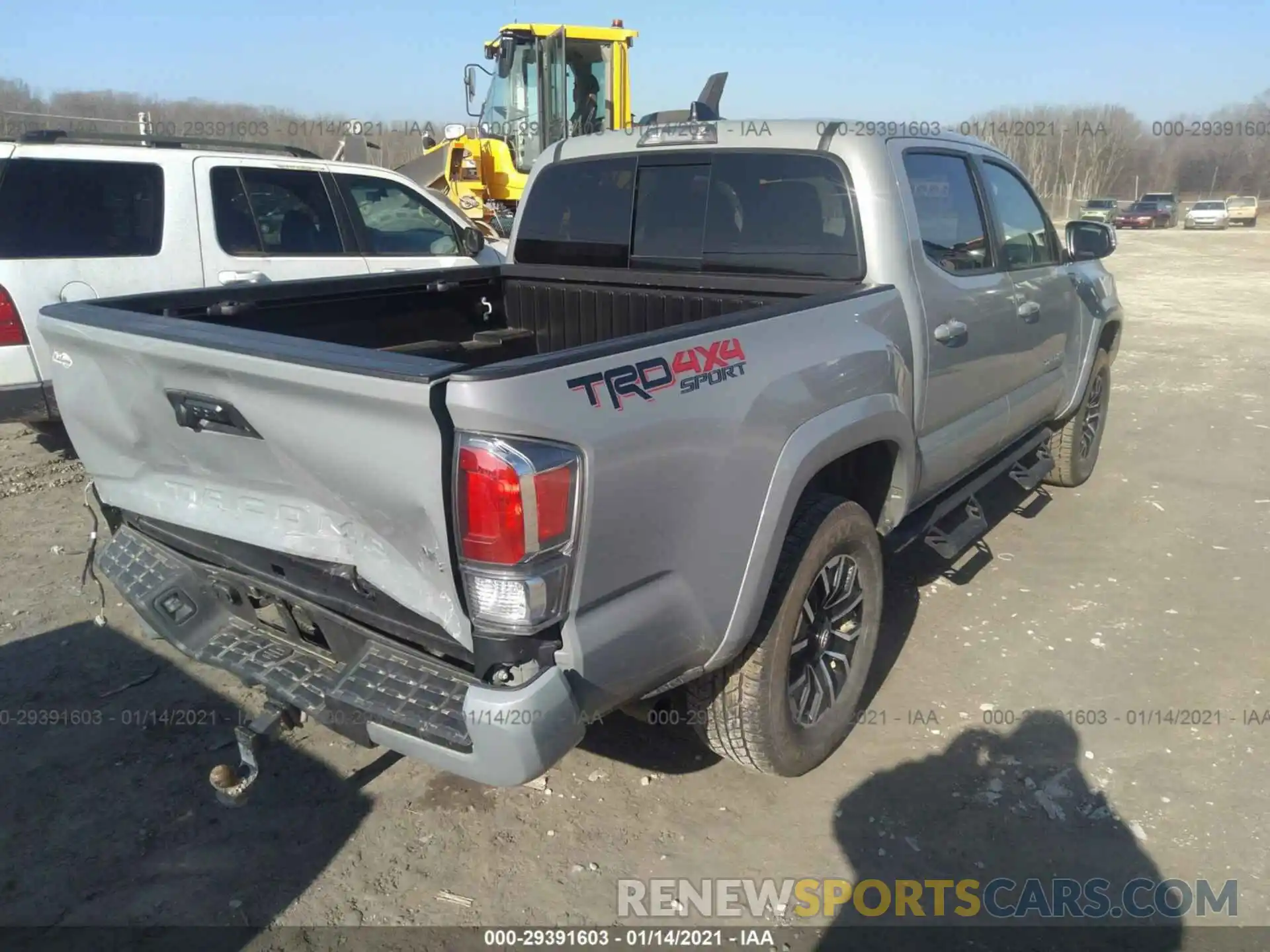 4 Photograph of a damaged car 3TMCZ5AN0LM292566 TOYOTA TACOMA 4WD 2020