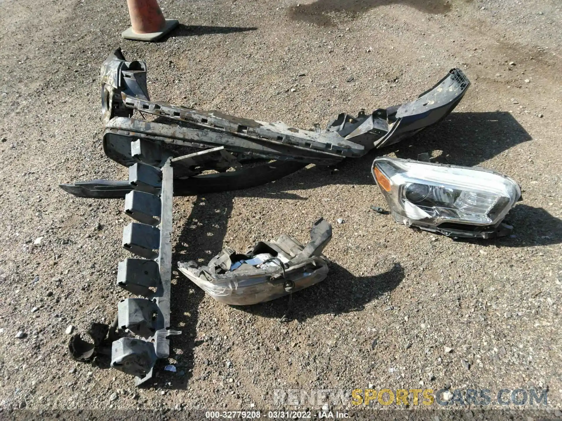 11 Photograph of a damaged car 3TMCZ5AN0LM294561 TOYOTA TACOMA 4WD 2020