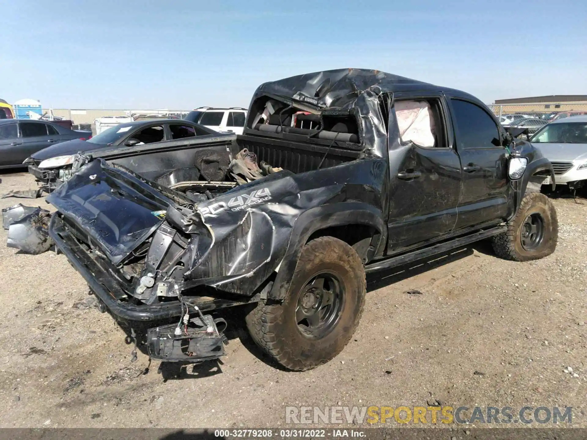 4 Photograph of a damaged car 3TMCZ5AN0LM294561 TOYOTA TACOMA 4WD 2020