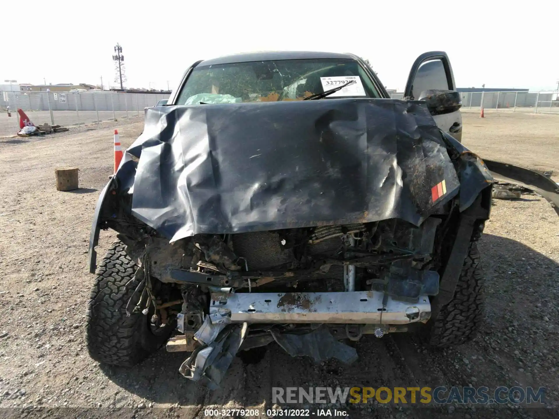 6 Photograph of a damaged car 3TMCZ5AN0LM294561 TOYOTA TACOMA 4WD 2020