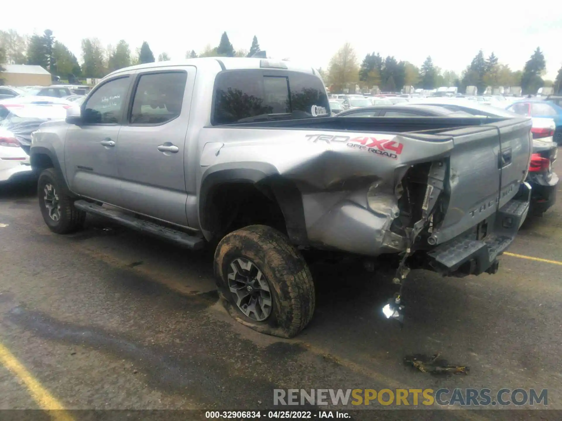 3 Photograph of a damaged car 3TMCZ5AN0LM296293 TOYOTA TACOMA 4WD 2020