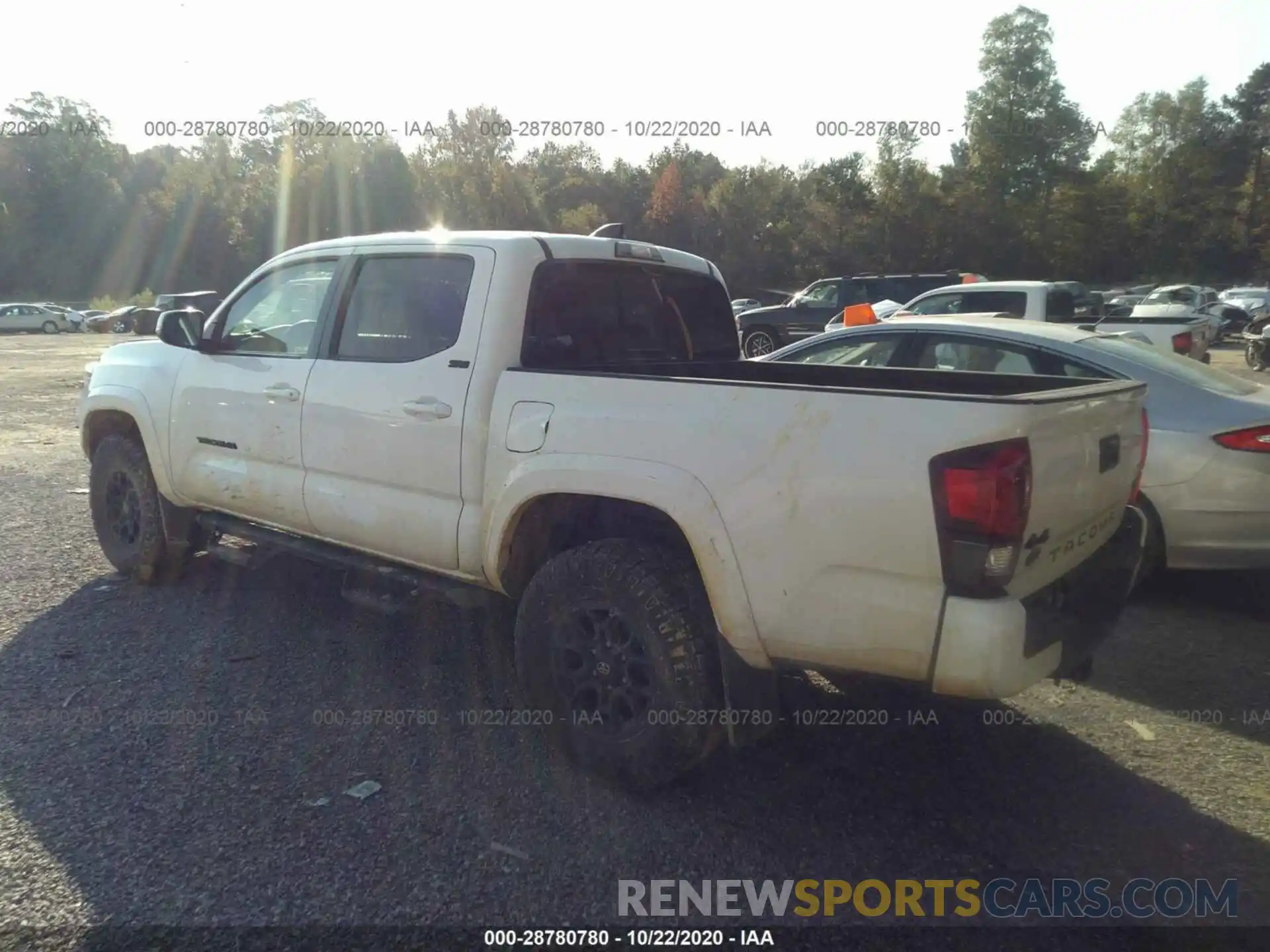 3 Photograph of a damaged car 3TMCZ5AN0LM306062 TOYOTA TACOMA 4WD 2020