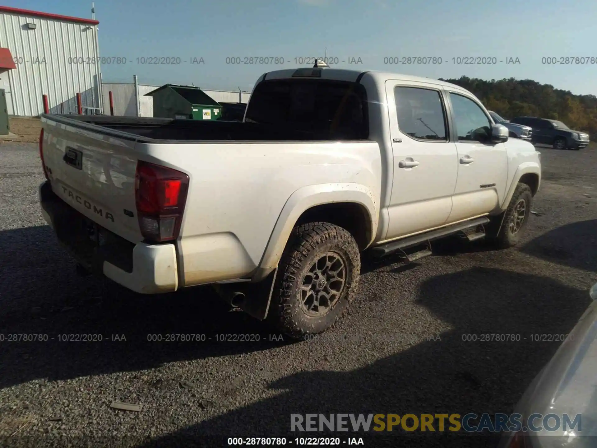 4 Photograph of a damaged car 3TMCZ5AN0LM306062 TOYOTA TACOMA 4WD 2020