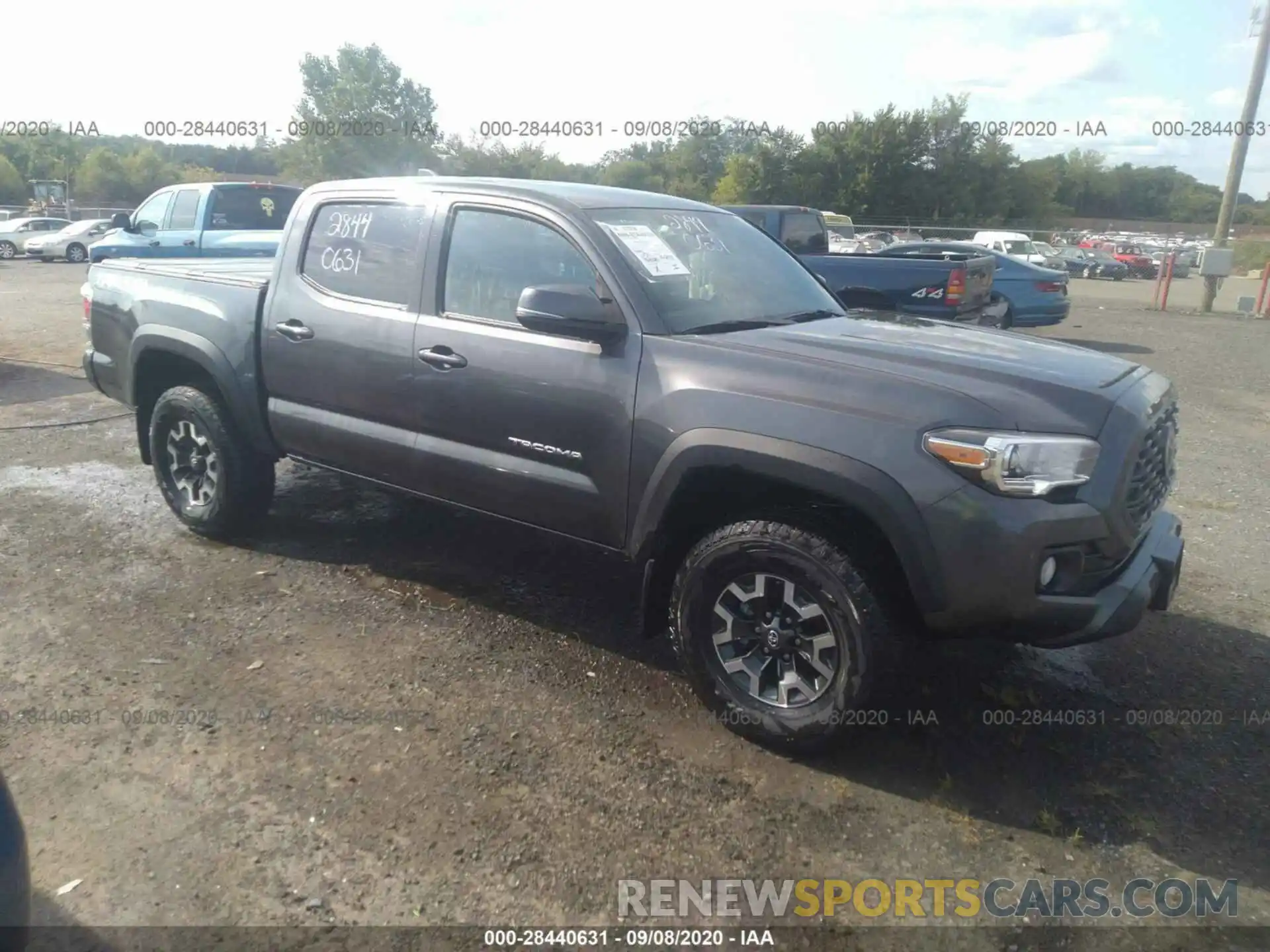 1 Photograph of a damaged car 3TMCZ5AN0LM310872 TOYOTA TACOMA 4WD 2020