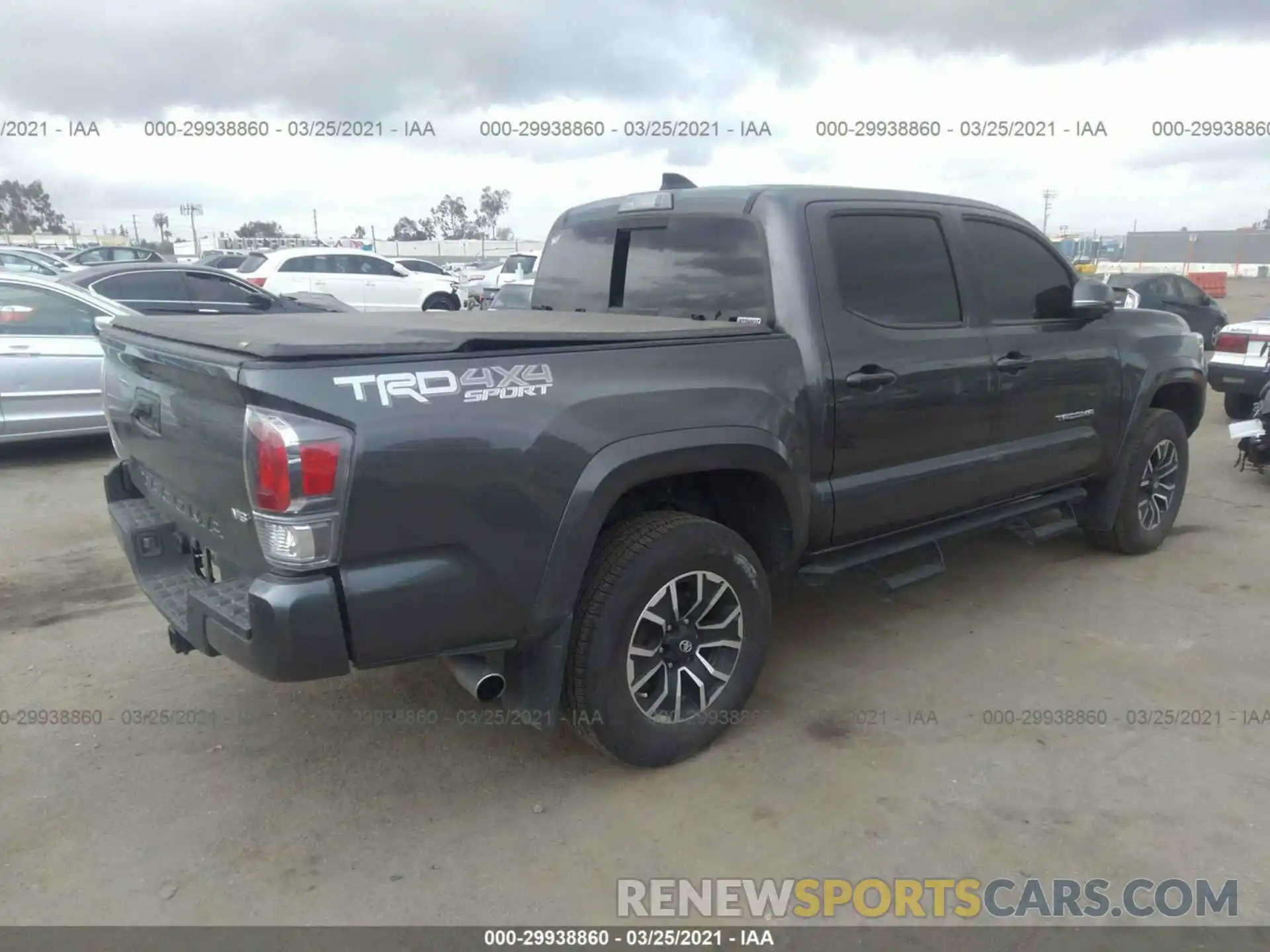 4 Photograph of a damaged car 3TMCZ5AN0LM311715 TOYOTA TACOMA 4WD 2020