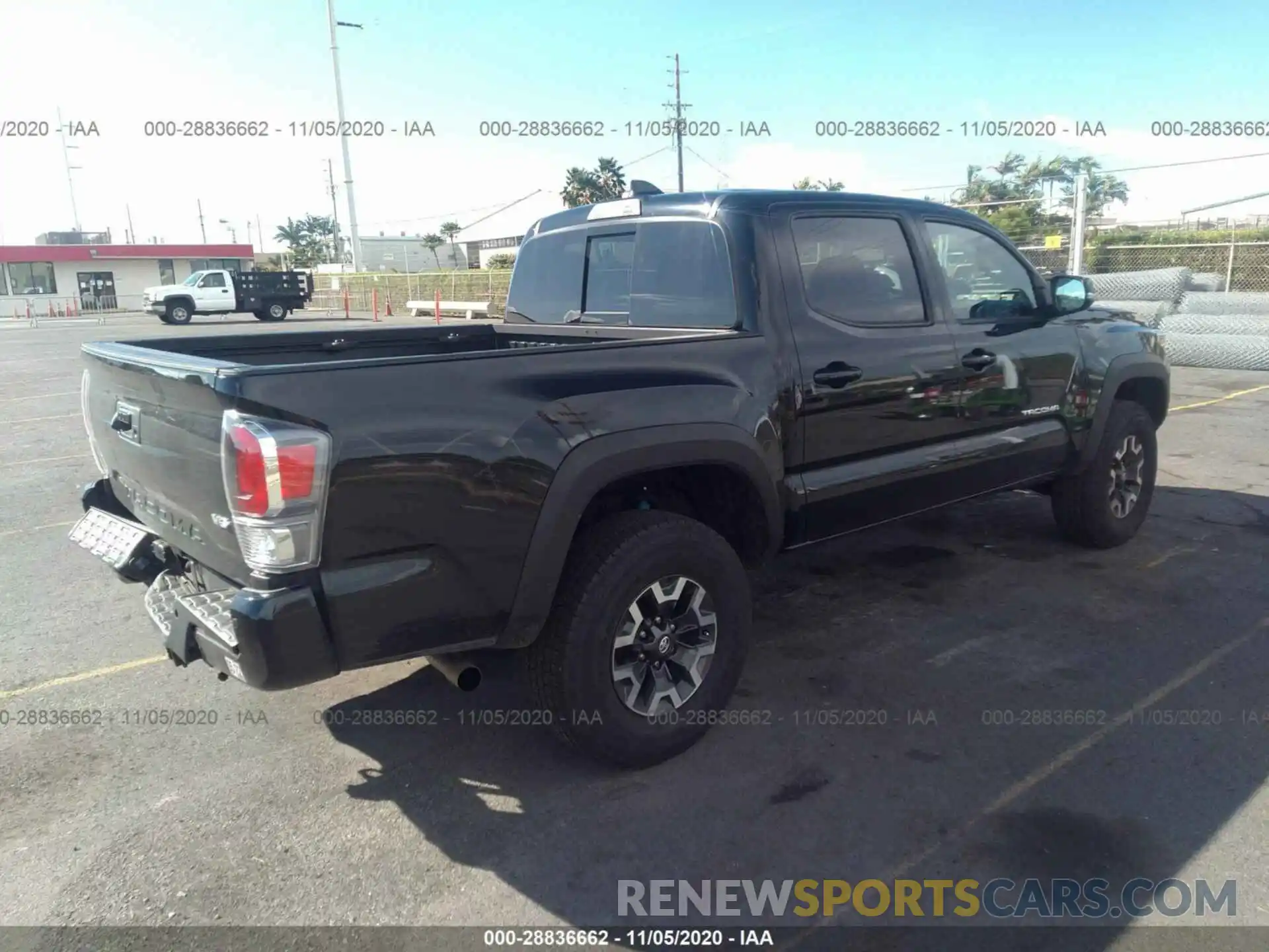 4 Photograph of a damaged car 3TMCZ5AN0LM318826 TOYOTA TACOMA 4WD 2020