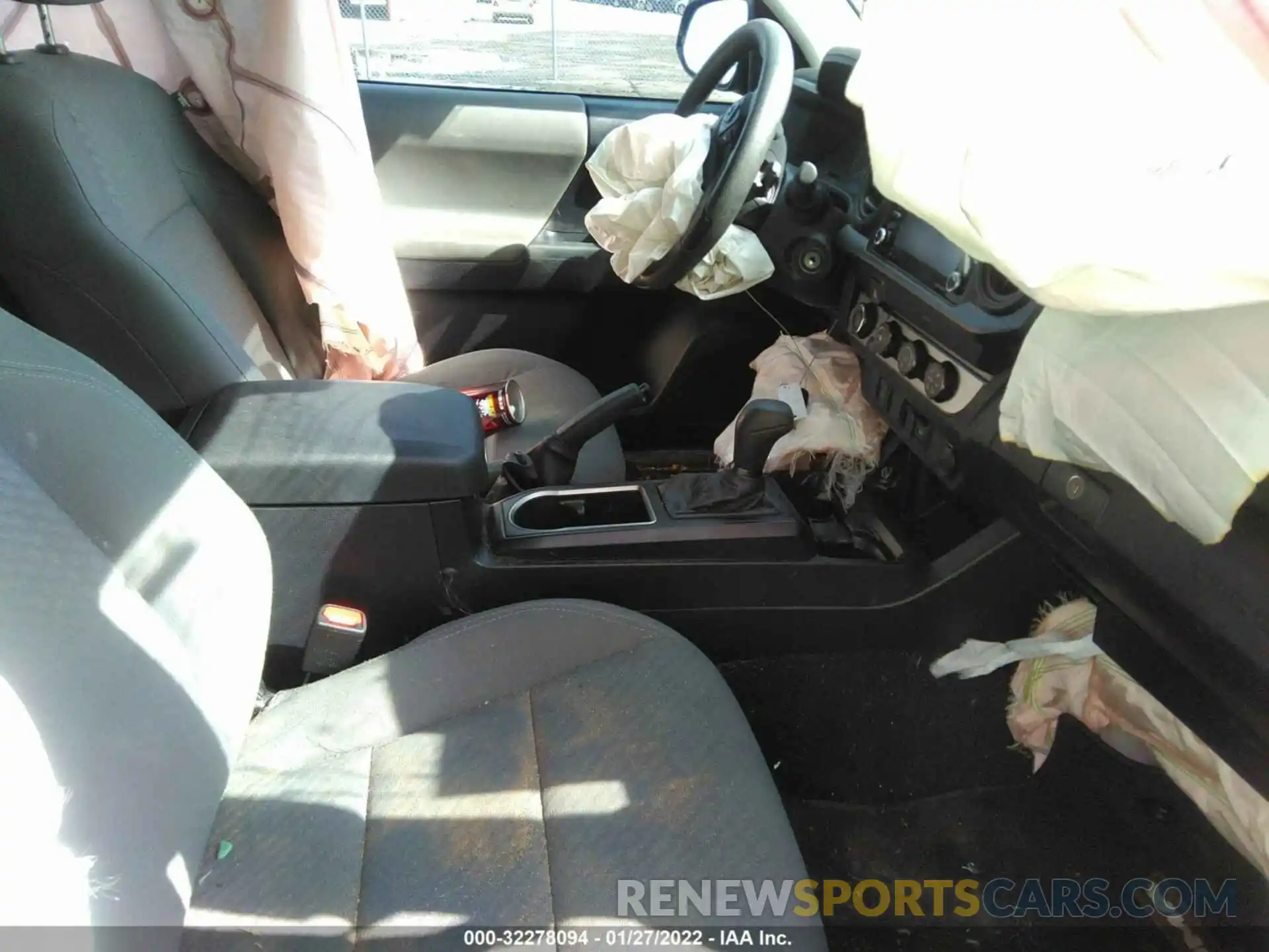 5 Photograph of a damaged car 3TMCZ5AN0LM320236 TOYOTA TACOMA 4WD 2020