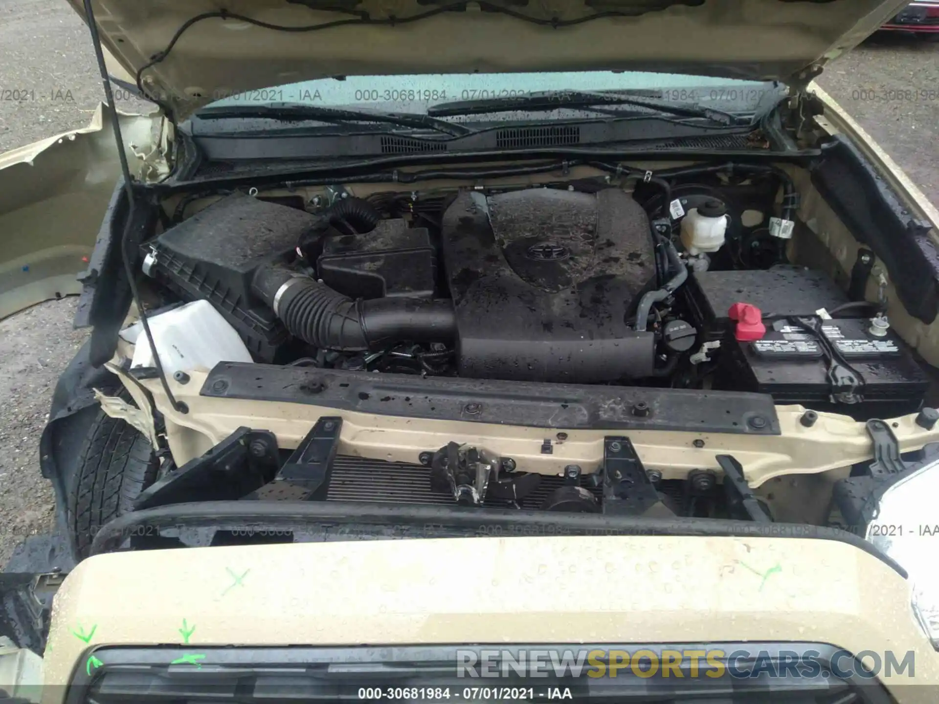 10 Photograph of a damaged car 3TMCZ5AN0LM322519 TOYOTA TACOMA 4WD 2020