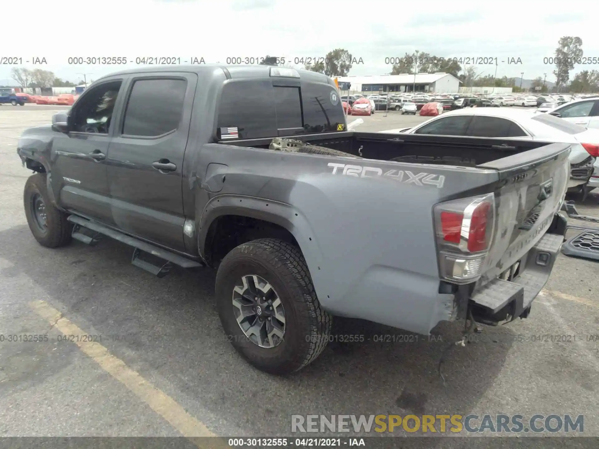 3 Photograph of a damaged car 3TMCZ5AN0LM323654 TOYOTA TACOMA 4WD 2020