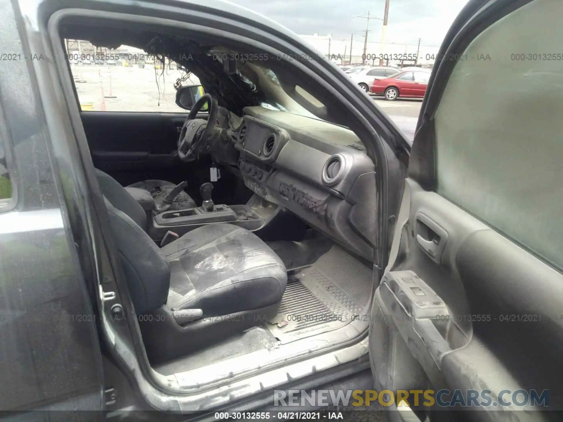 5 Photograph of a damaged car 3TMCZ5AN0LM323654 TOYOTA TACOMA 4WD 2020