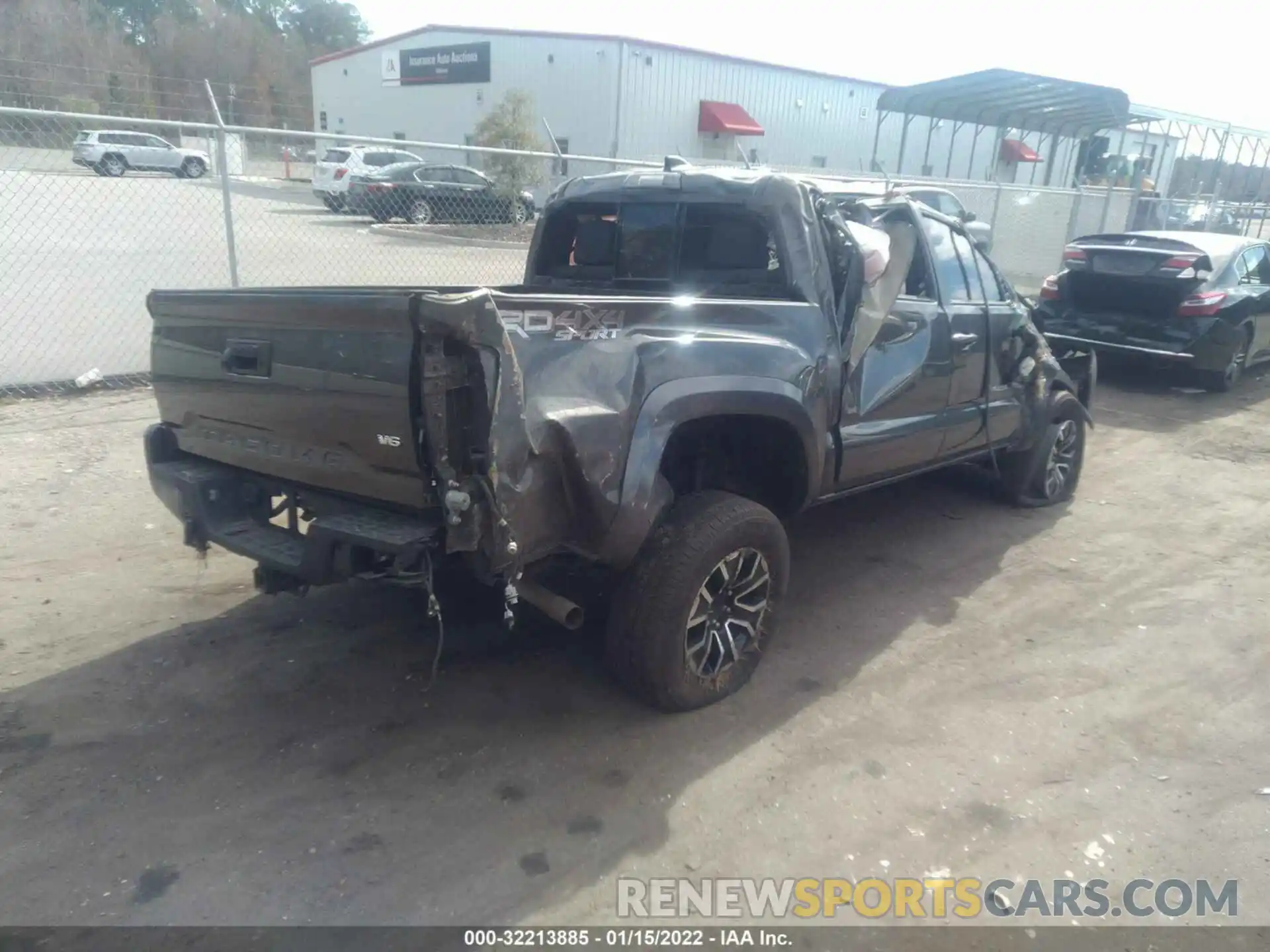 4 Фотография поврежденного автомобиля 3TMCZ5AN0LM327123 TOYOTA TACOMA 4WD 2020