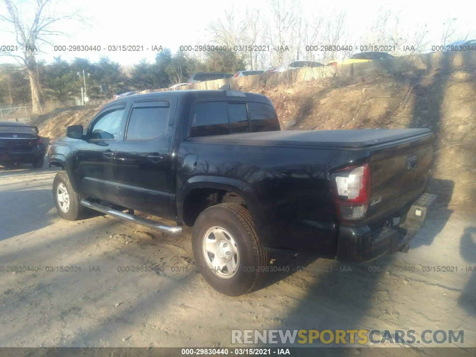 3 Фотография поврежденного автомобиля 3TMCZ5AN0LM329020 TOYOTA TACOMA 4WD 2020