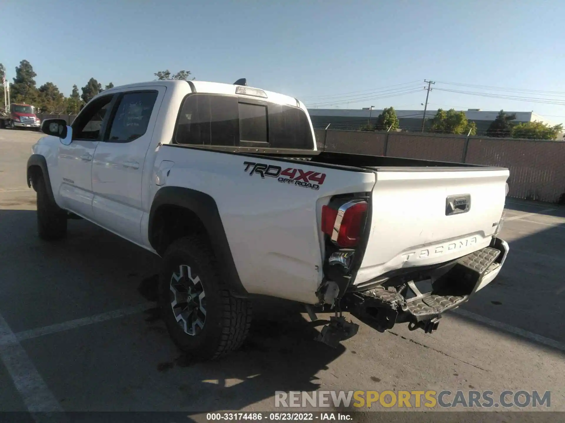 3 Photograph of a damaged car 3TMCZ5AN0LM330443 TOYOTA TACOMA 4WD 2020