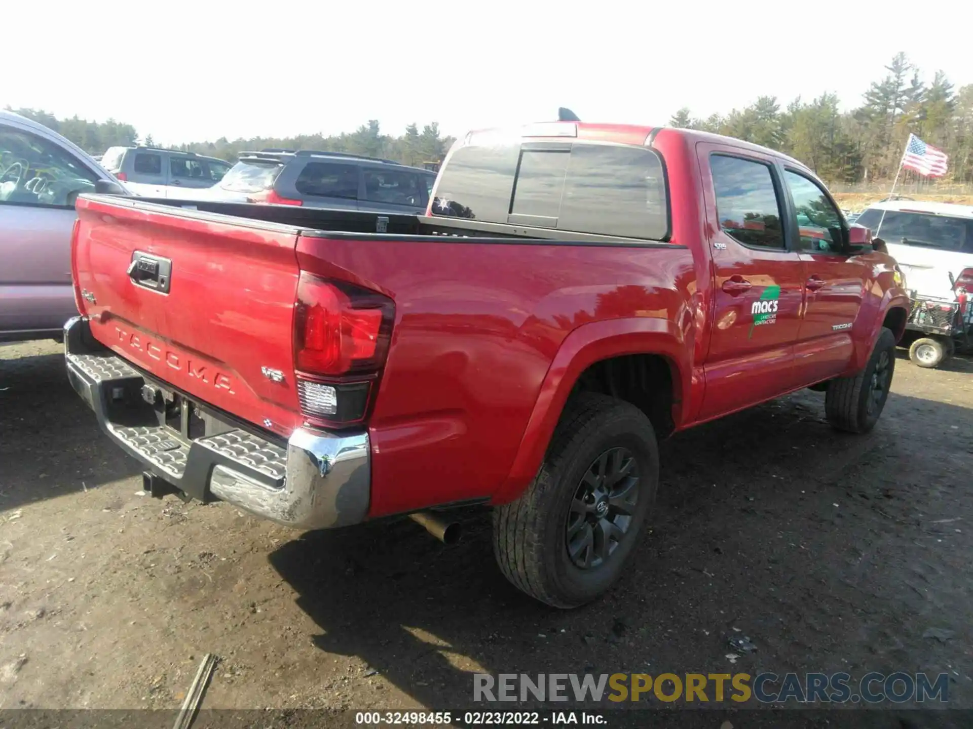 4 Photograph of a damaged car 3TMCZ5AN0LM338817 TOYOTA TACOMA 4WD 2020