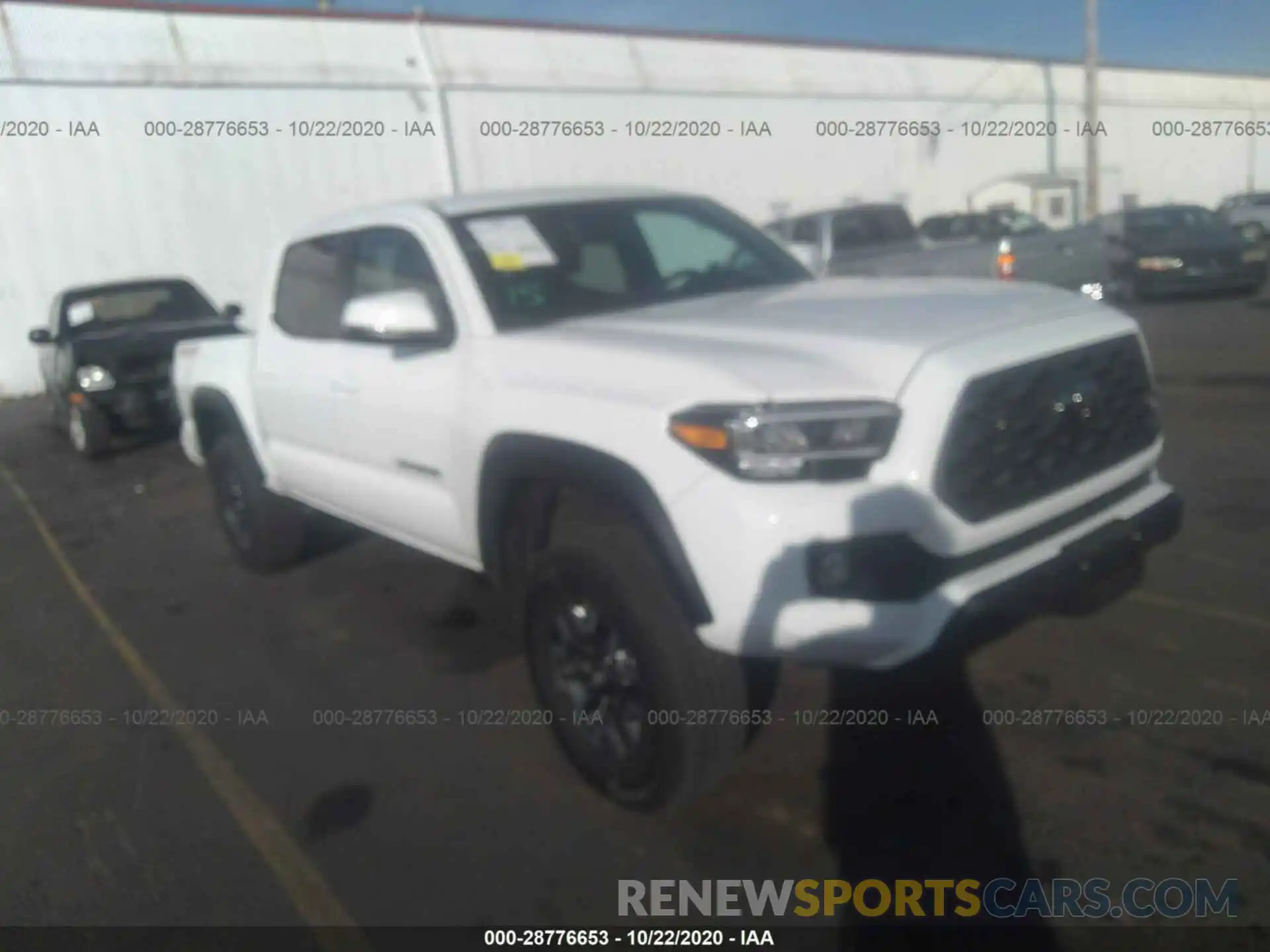 1 Photograph of a damaged car 3TMCZ5AN0LM340907 TOYOTA TACOMA 4WD 2020