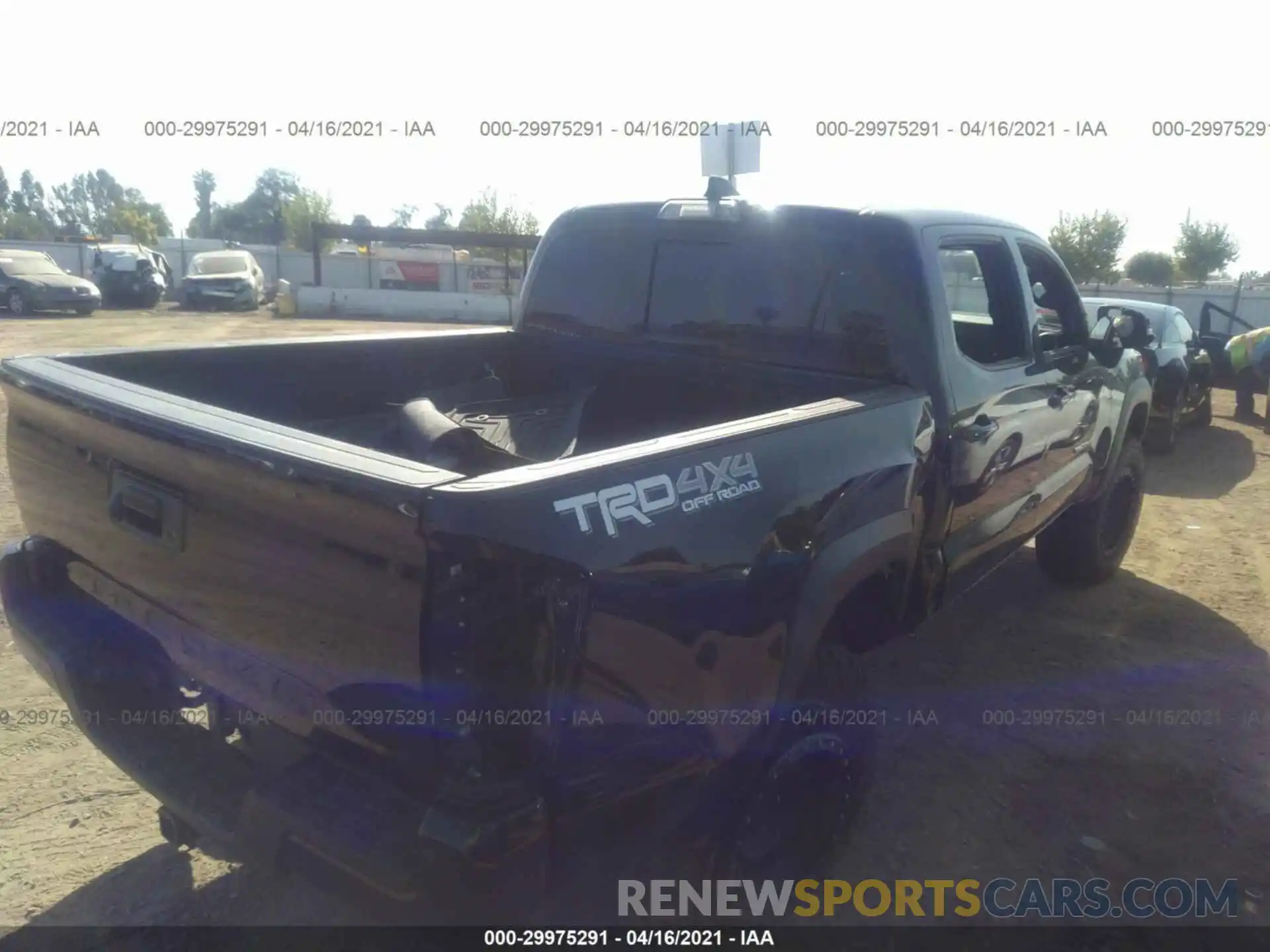 4 Photograph of a damaged car 3TMCZ5AN0LM344813 TOYOTA TACOMA 4WD 2020