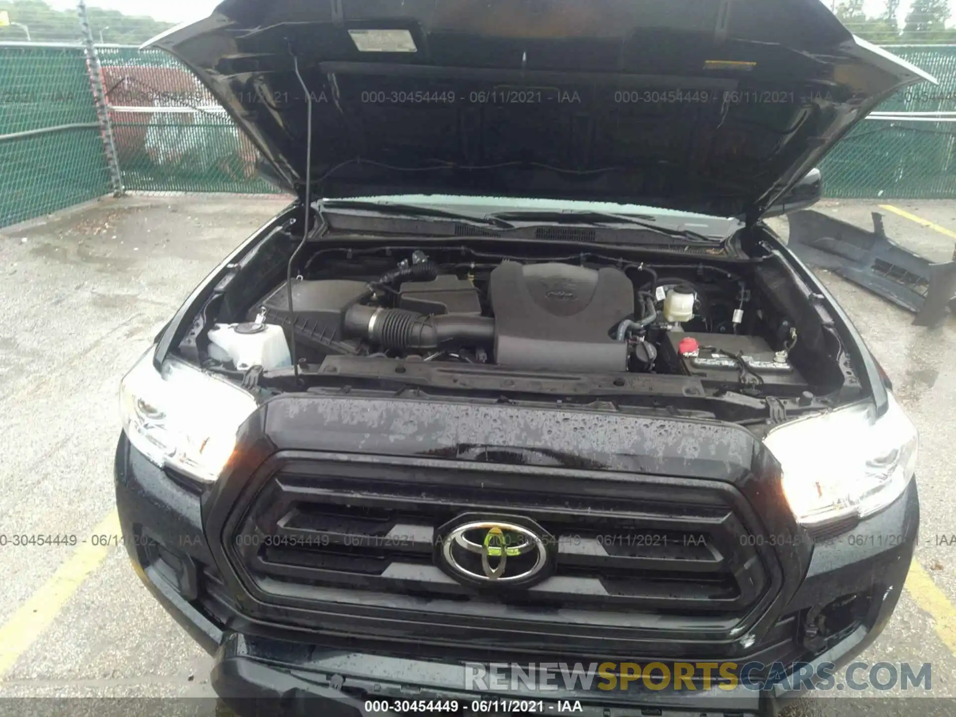 10 Photograph of a damaged car 3TMCZ5AN0LM352989 TOYOTA TACOMA 4WD 2020