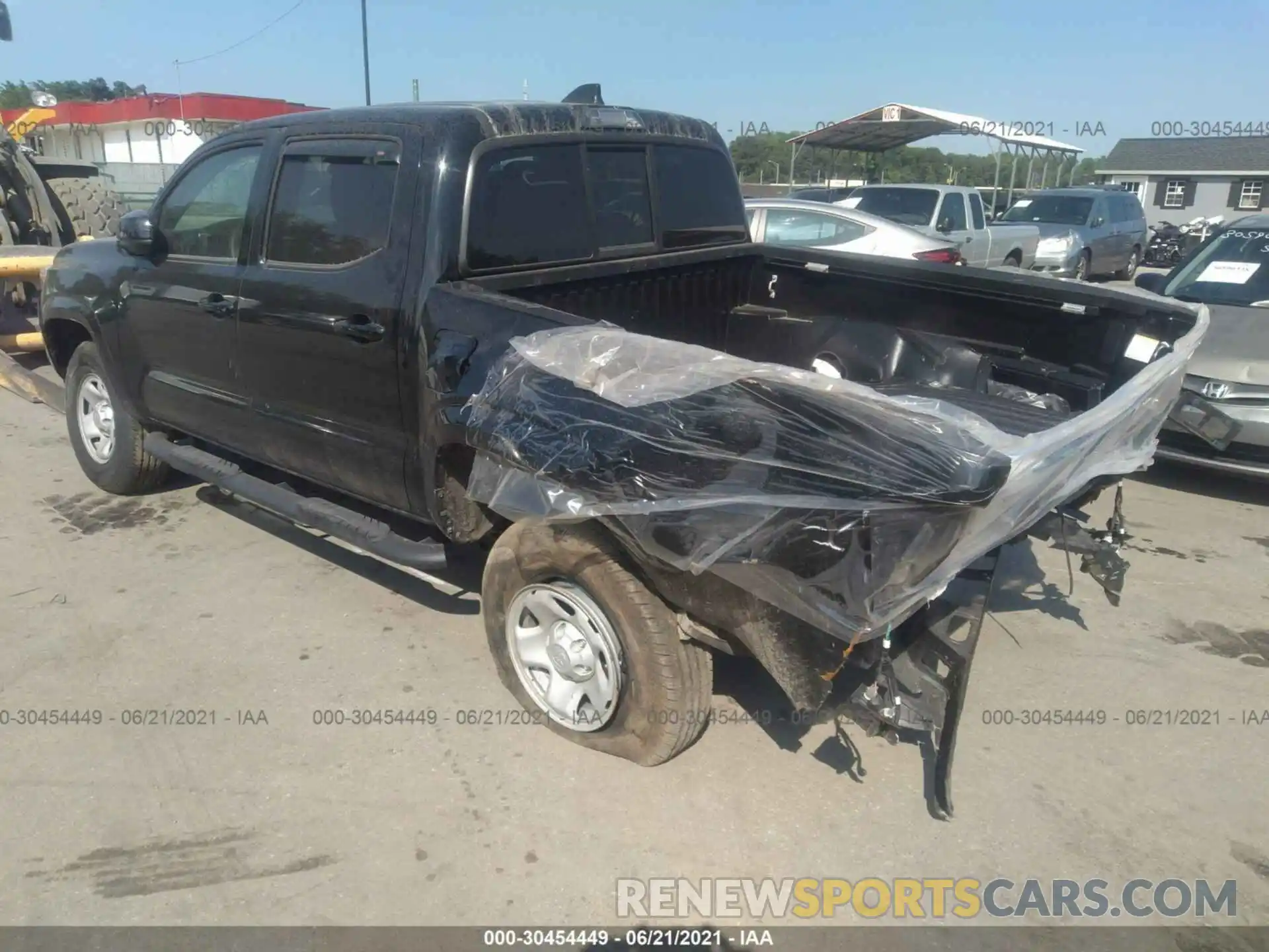 3 Photograph of a damaged car 3TMCZ5AN0LM352989 TOYOTA TACOMA 4WD 2020