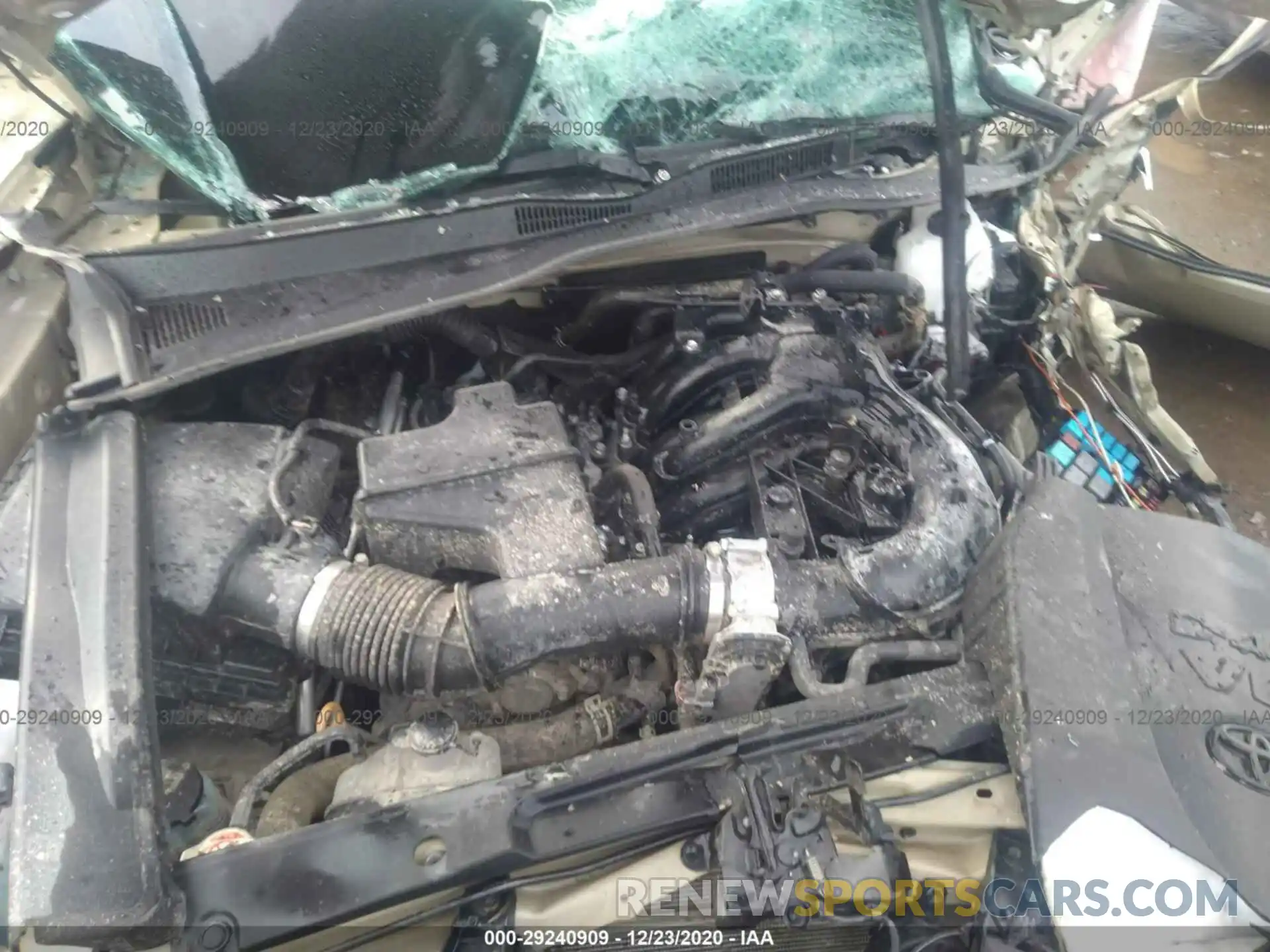 10 Photograph of a damaged car 3TMCZ5AN0LM359120 TOYOTA TACOMA 4WD 2020