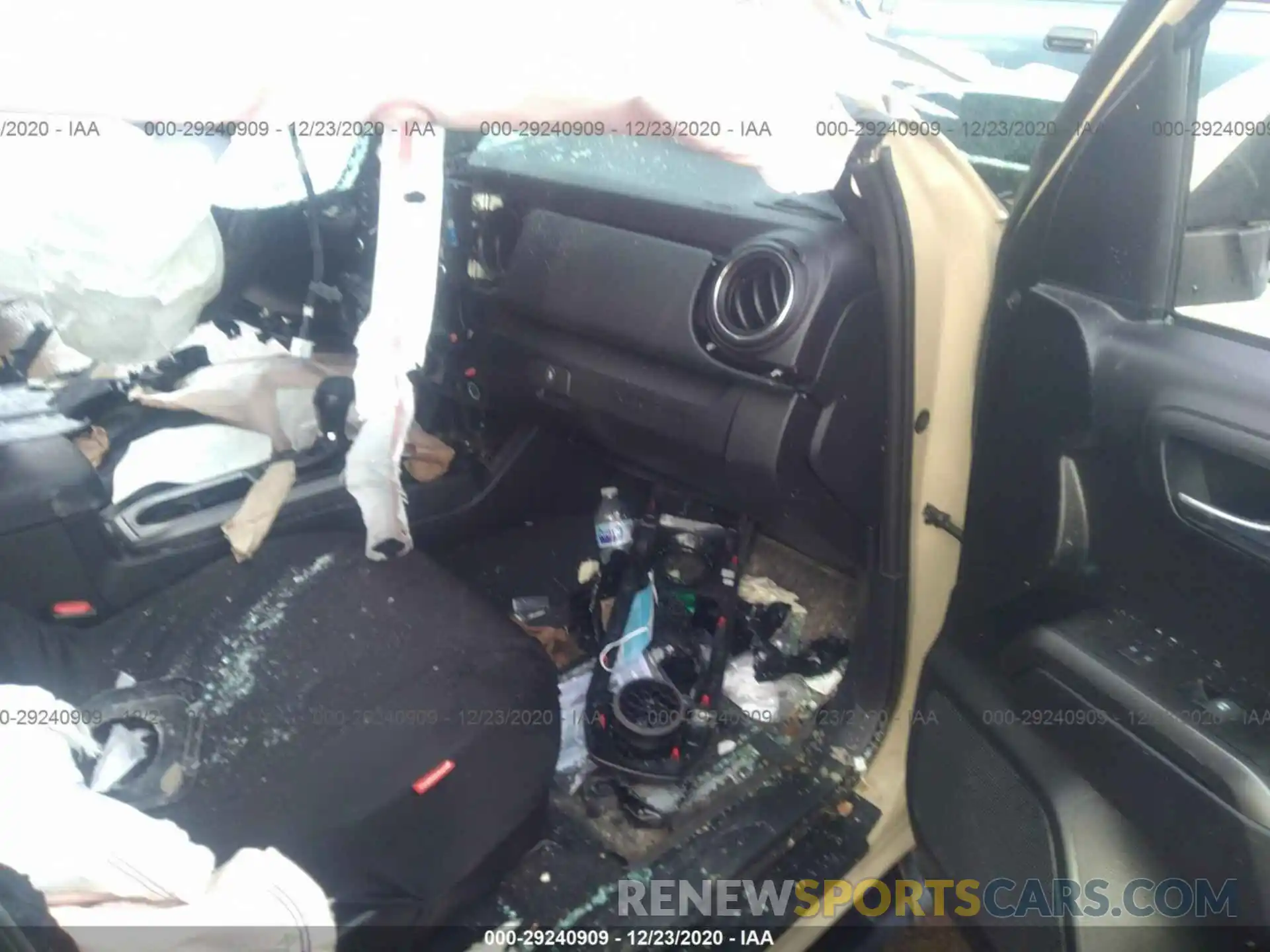 5 Photograph of a damaged car 3TMCZ5AN0LM359120 TOYOTA TACOMA 4WD 2020