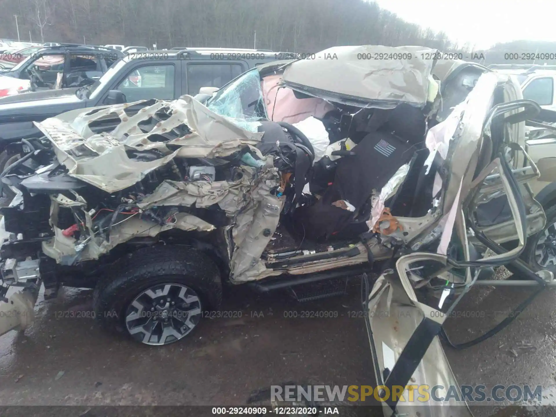 6 Photograph of a damaged car 3TMCZ5AN0LM359120 TOYOTA TACOMA 4WD 2020