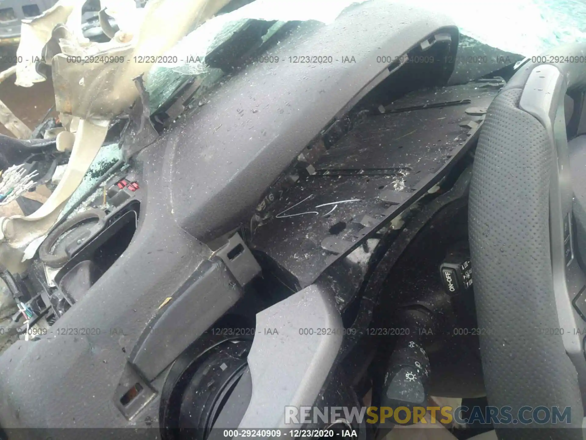 7 Photograph of a damaged car 3TMCZ5AN0LM359120 TOYOTA TACOMA 4WD 2020