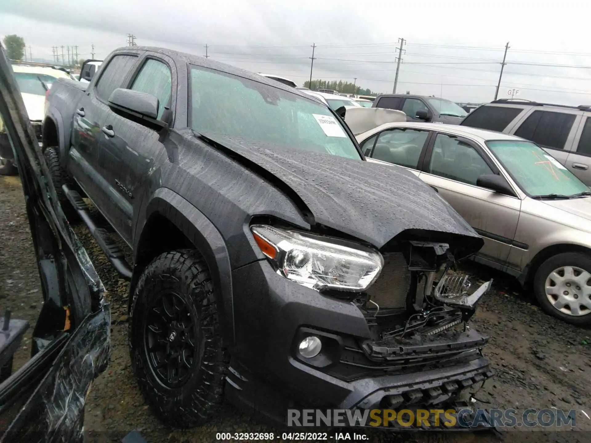 1 Photograph of a damaged car 3TMCZ5AN0LM359750 TOYOTA TACOMA 4WD 2020