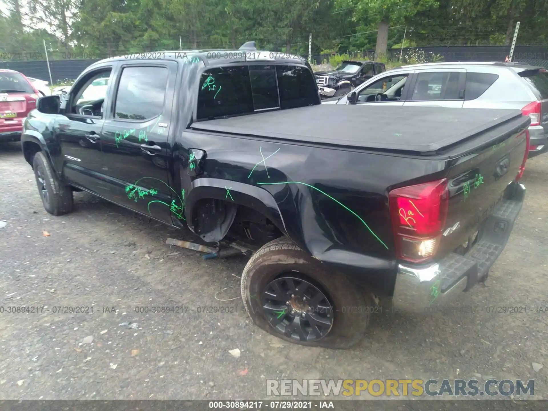 3 Photograph of a damaged car 3TMCZ5AN0LM364317 TOYOTA TACOMA 4WD 2020