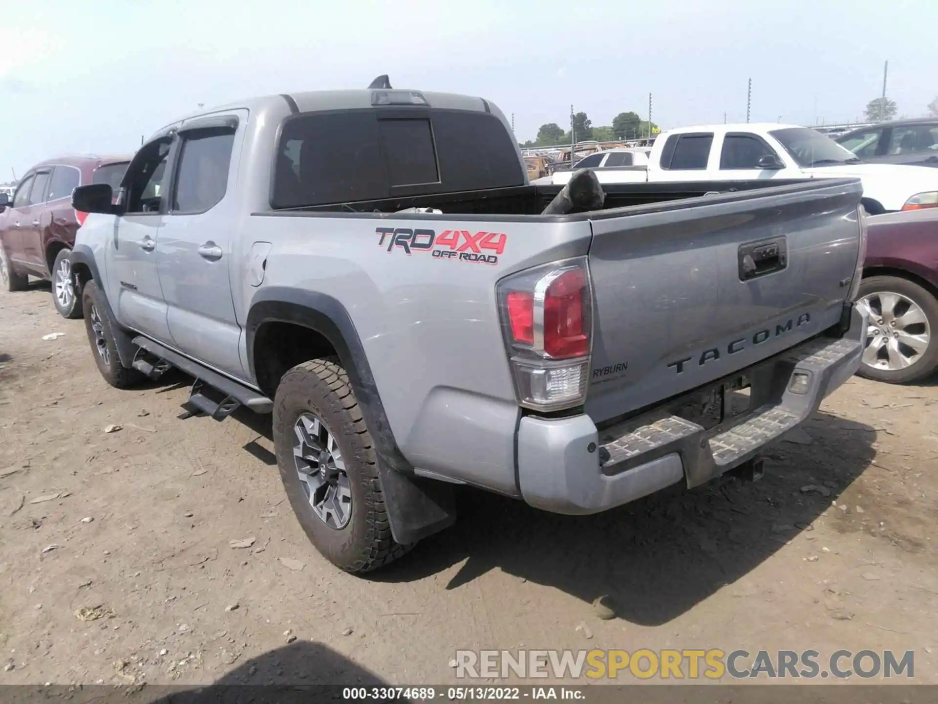 3 Photograph of a damaged car 3TMCZ5AN1LM292172 TOYOTA TACOMA 4WD 2020