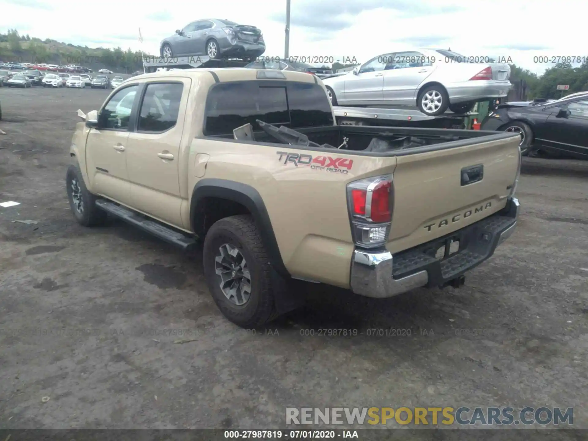 3 Photograph of a damaged car 3TMCZ5AN1LM301100 TOYOTA TACOMA 4WD 2020