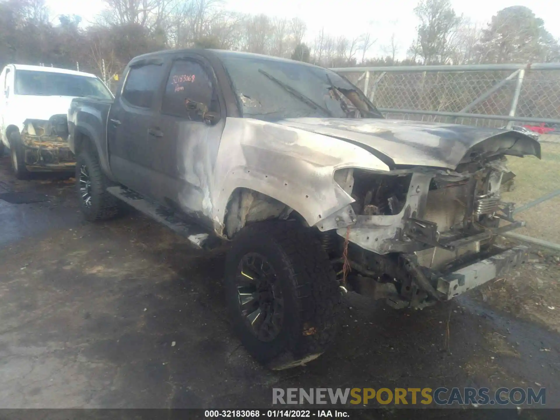 1 Photograph of a damaged car 3TMCZ5AN1LM307429 TOYOTA TACOMA 4WD 2020