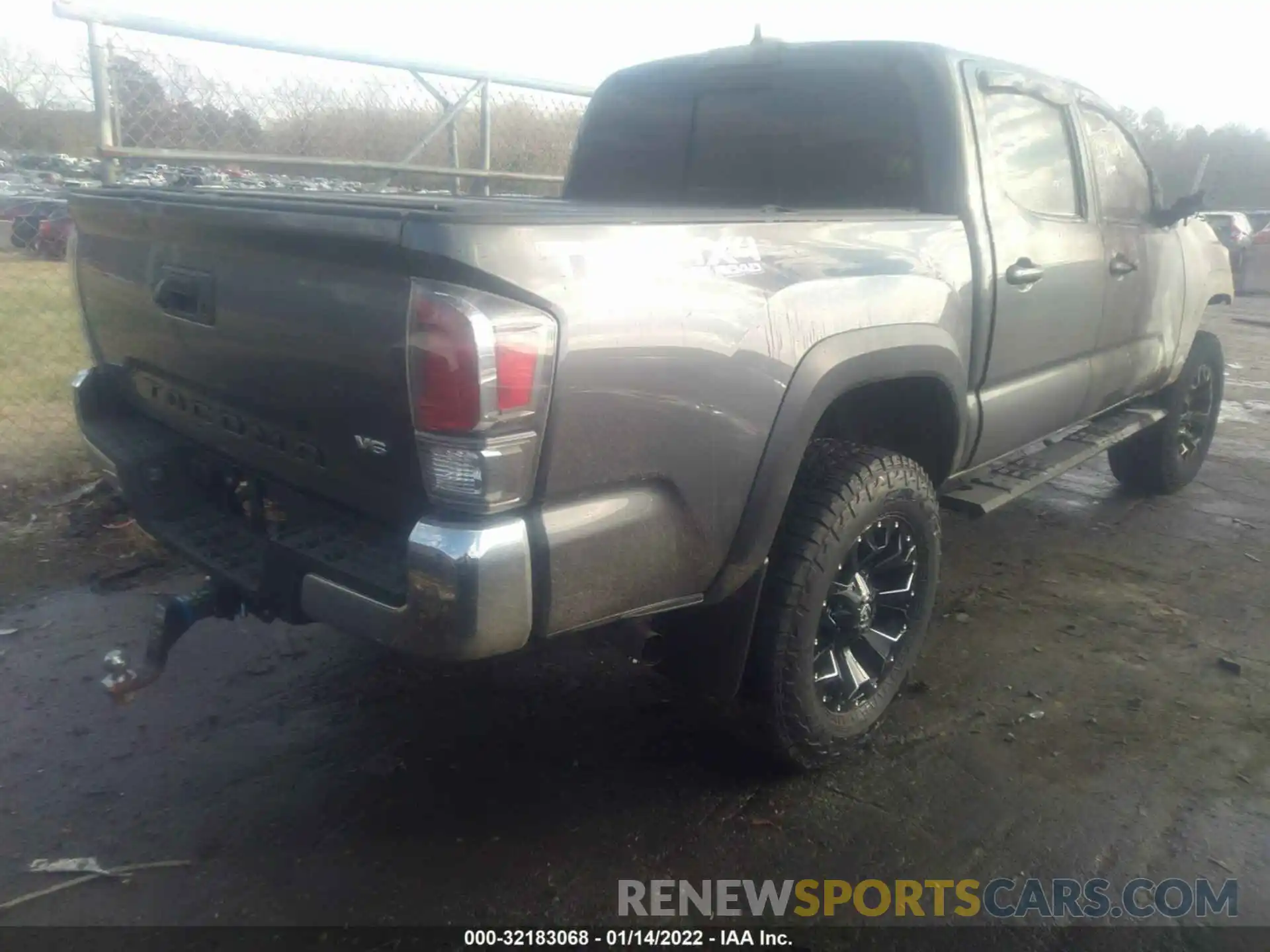 4 Photograph of a damaged car 3TMCZ5AN1LM307429 TOYOTA TACOMA 4WD 2020