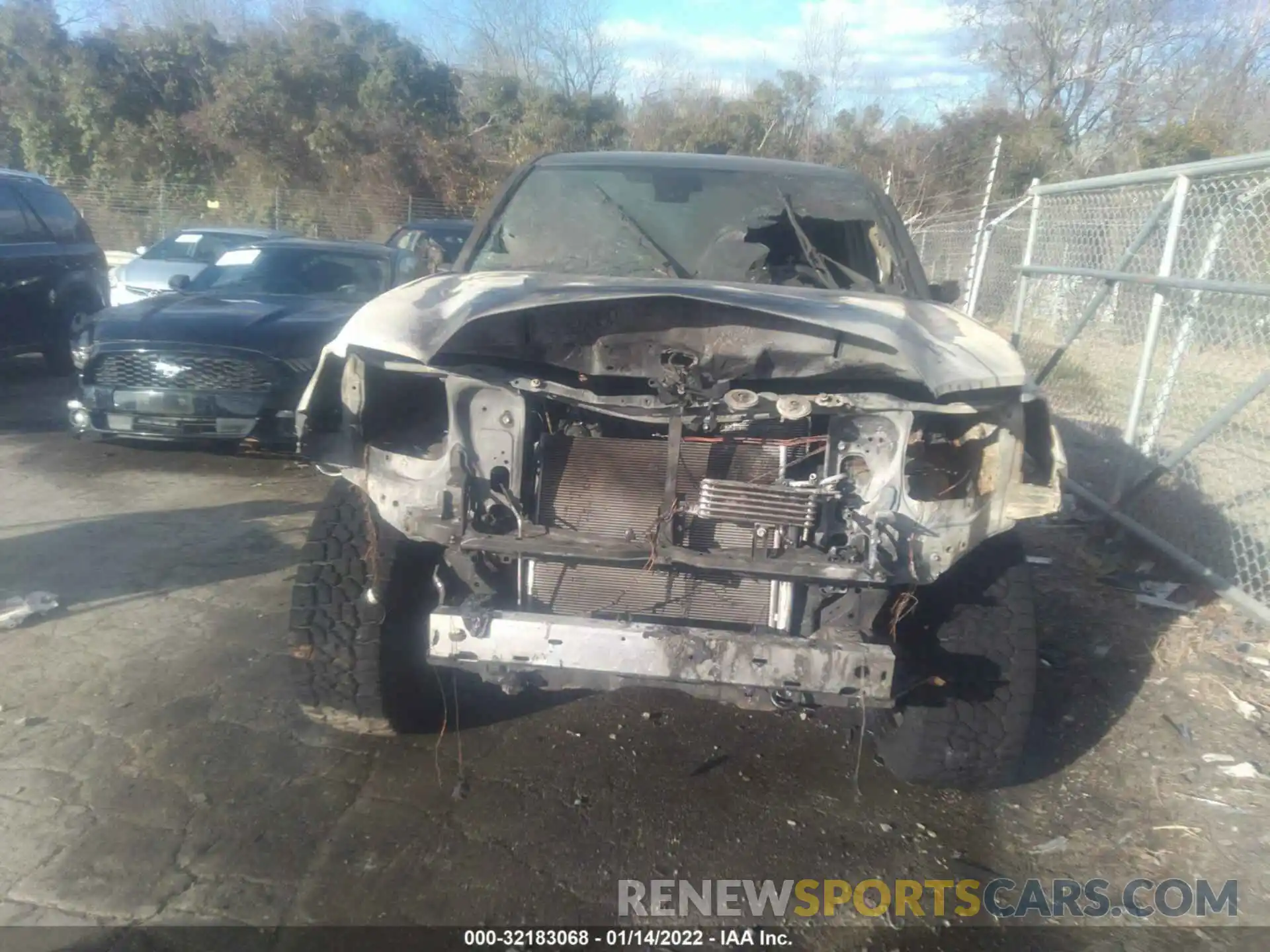 6 Photograph of a damaged car 3TMCZ5AN1LM307429 TOYOTA TACOMA 4WD 2020