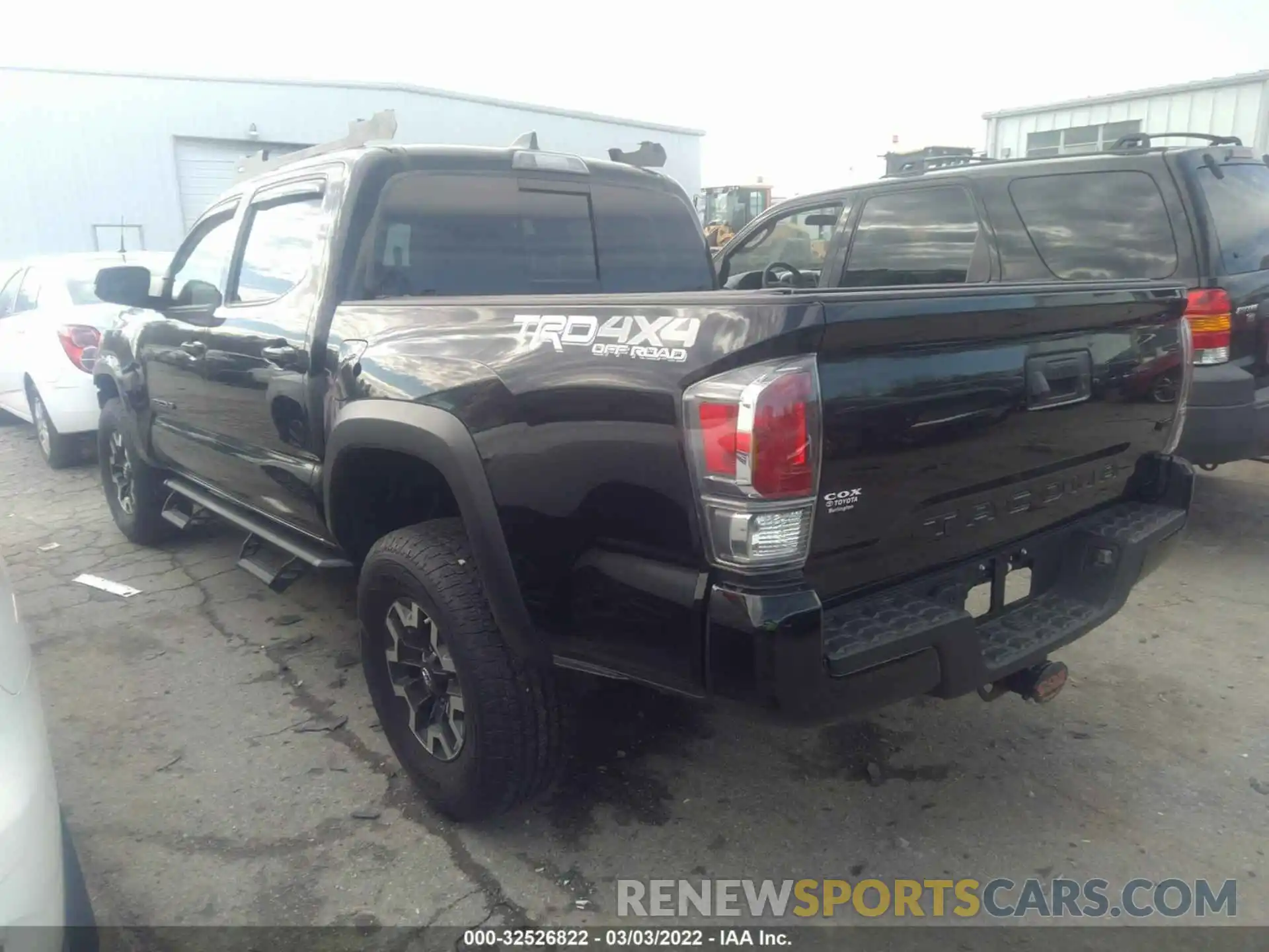 3 Photograph of a damaged car 3TMCZ5AN1LM307432 TOYOTA TACOMA 4WD 2020