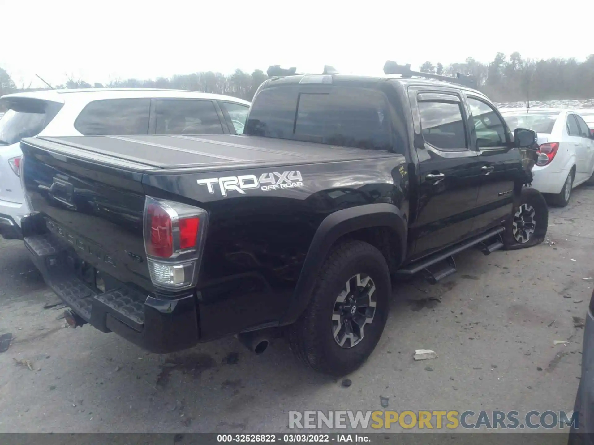 4 Photograph of a damaged car 3TMCZ5AN1LM307432 TOYOTA TACOMA 4WD 2020