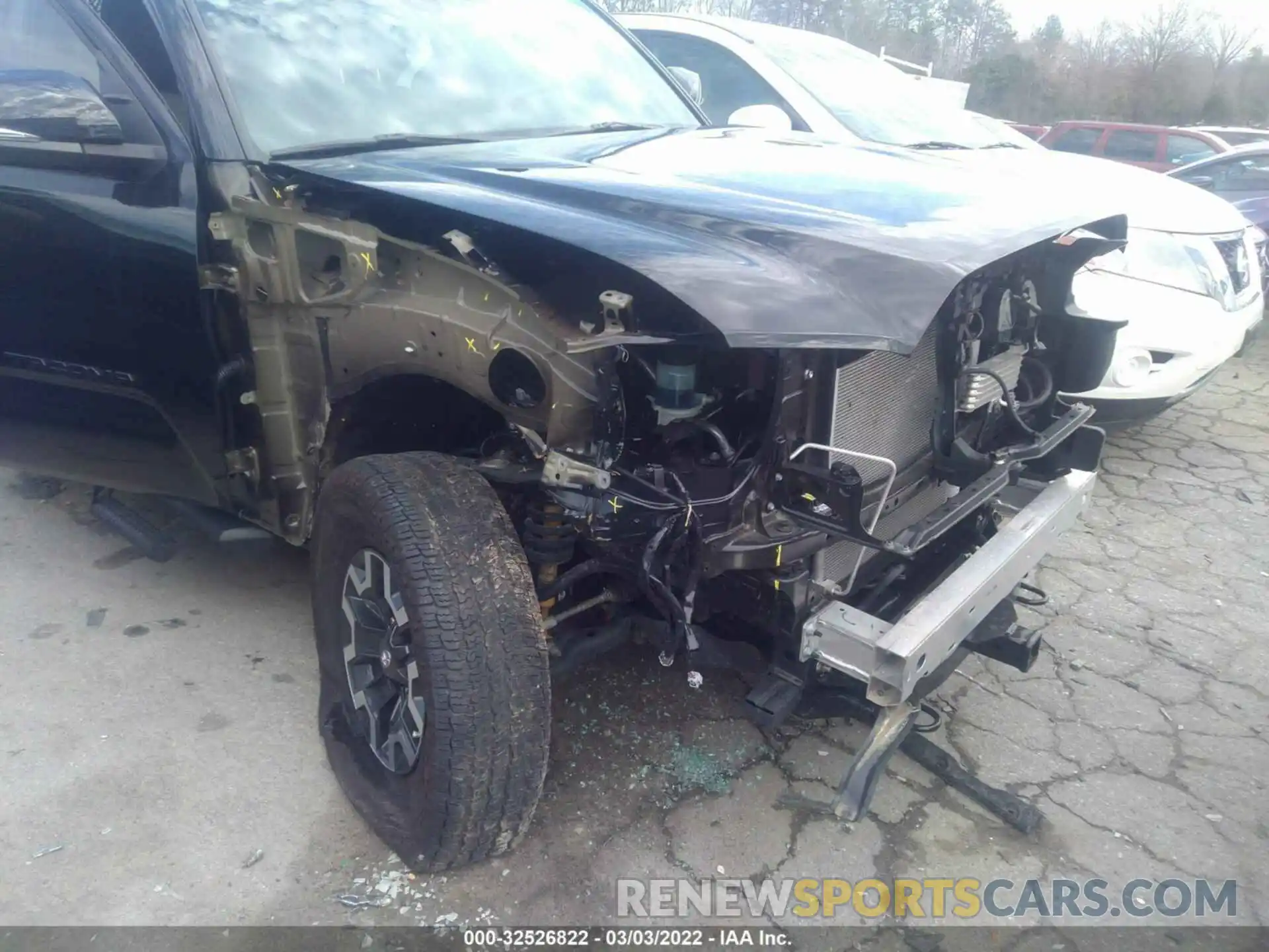 6 Photograph of a damaged car 3TMCZ5AN1LM307432 TOYOTA TACOMA 4WD 2020