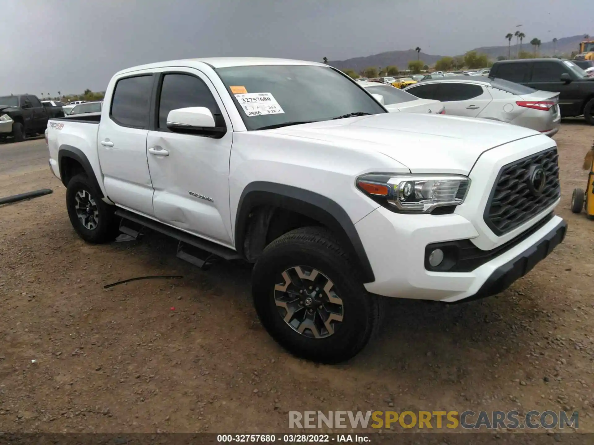 1 Photograph of a damaged car 3TMCZ5AN1LM309214 TOYOTA TACOMA 4WD 2020