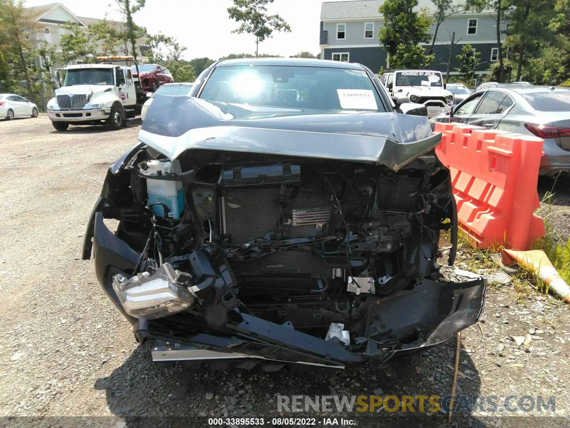 10 Photograph of a damaged car 3TMCZ5AN1LM312372 TOYOTA TACOMA 4WD 2020